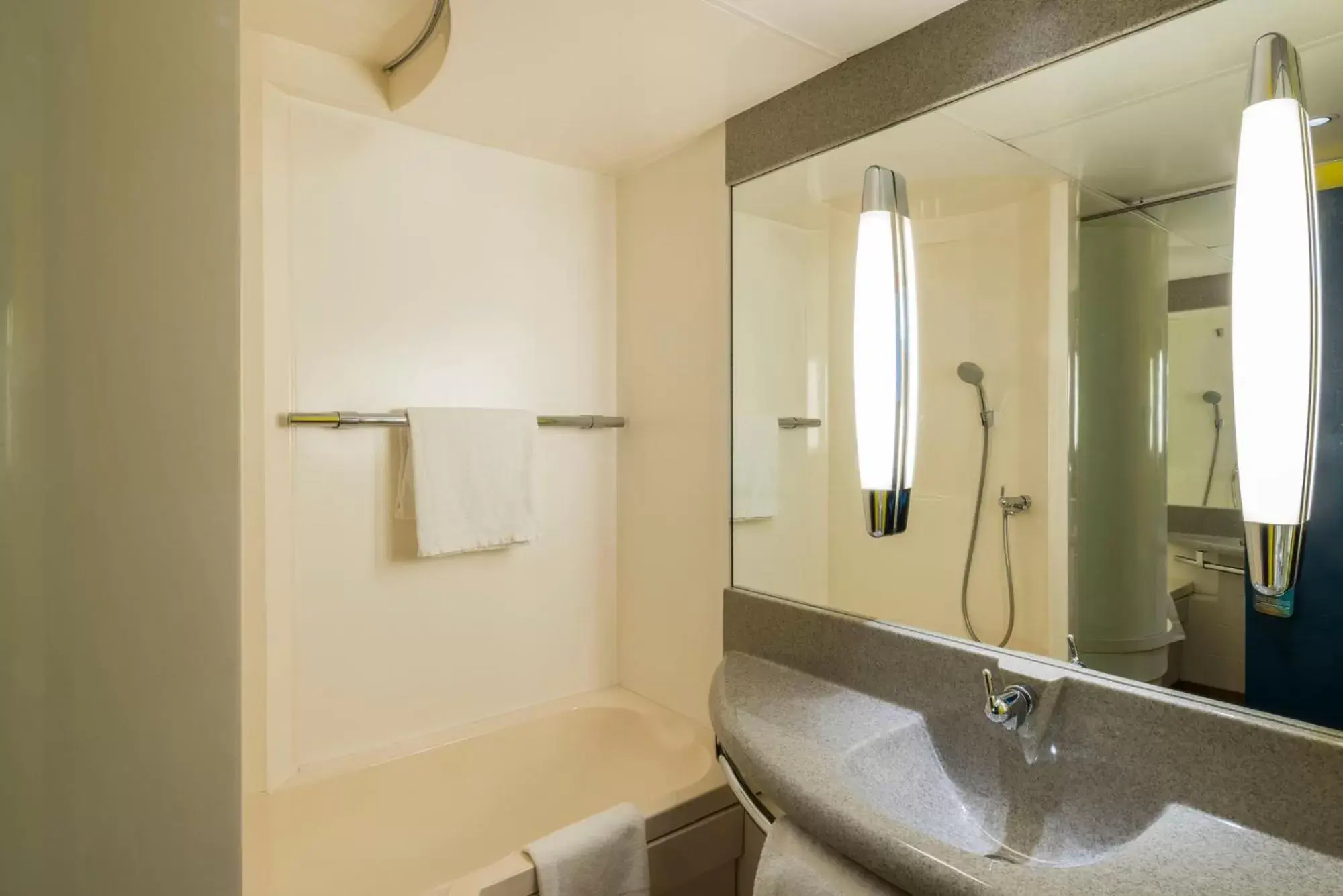 Bathroom in ibis Styles Lyon Bron Eurexpo Bathroom in ibis Styles Lyon Bron Eurexpo