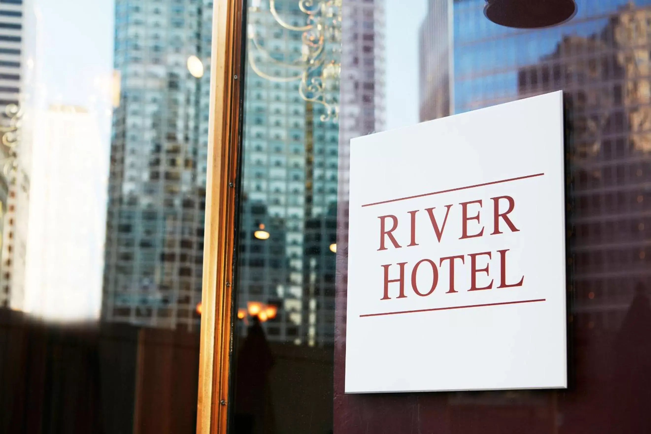 Facade/entrance in River Hotel