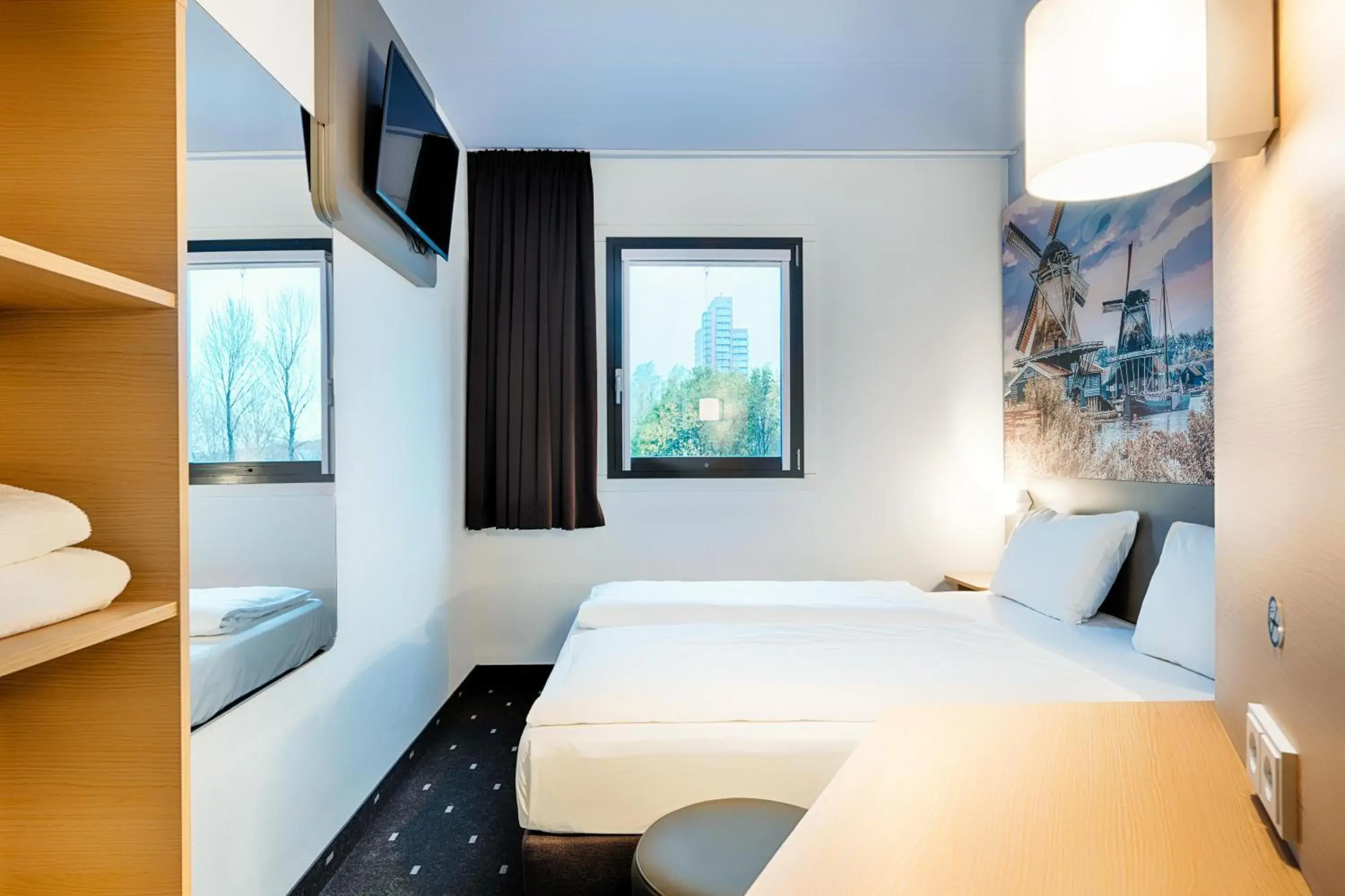Photo of the whole room, Bed in B&B Hotel Amsterdam-Zaandam