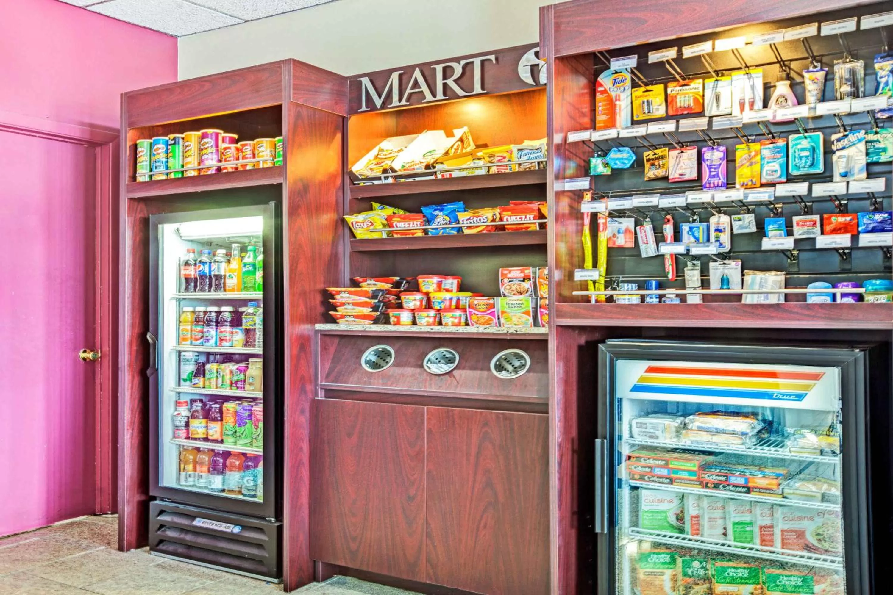 On-site shops in Ramada by Wyndham Rockaway