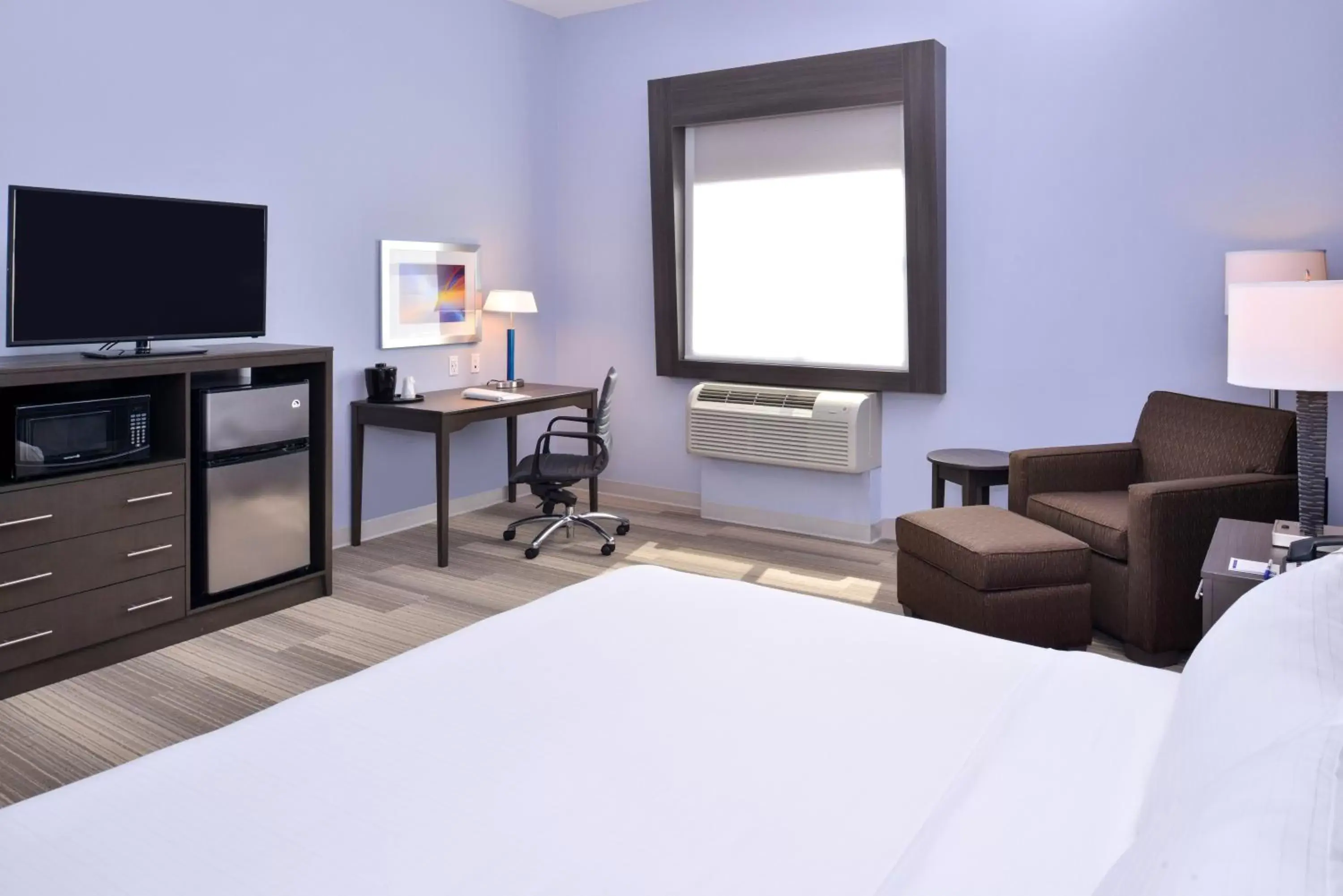 King Room - Hearing Accessible/Non-Smoking in Holiday Inn Express Hotels & Suites Loma Linda by IHG King Room - Hearing Accessible/Non-Smoking in Holiday Inn Express Hotels & Suites Loma Linda by IHG