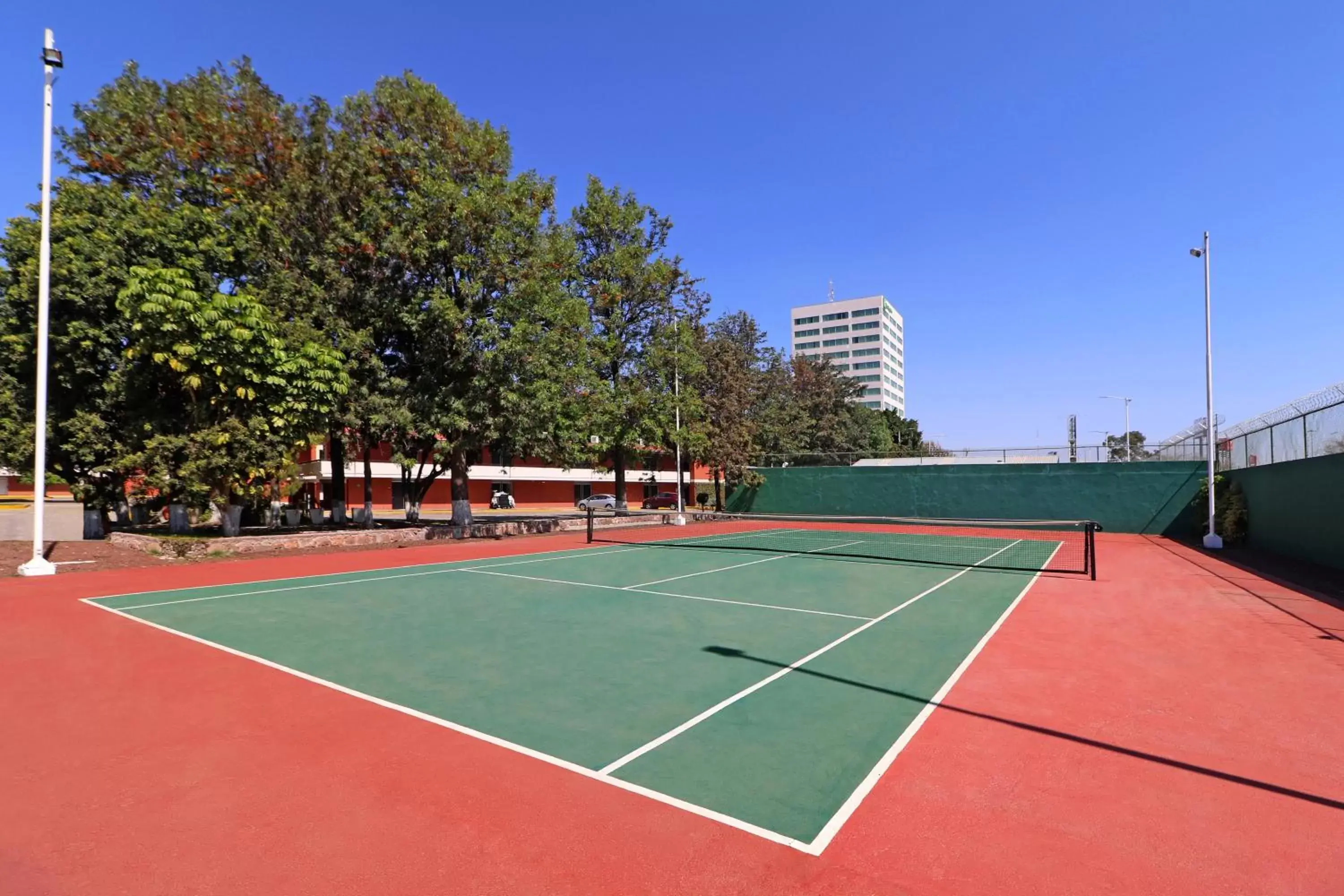 Area and facilities, Tennis/Squash in Holiday Inn San Luis Potosi-Quijote, an IHG Hotel