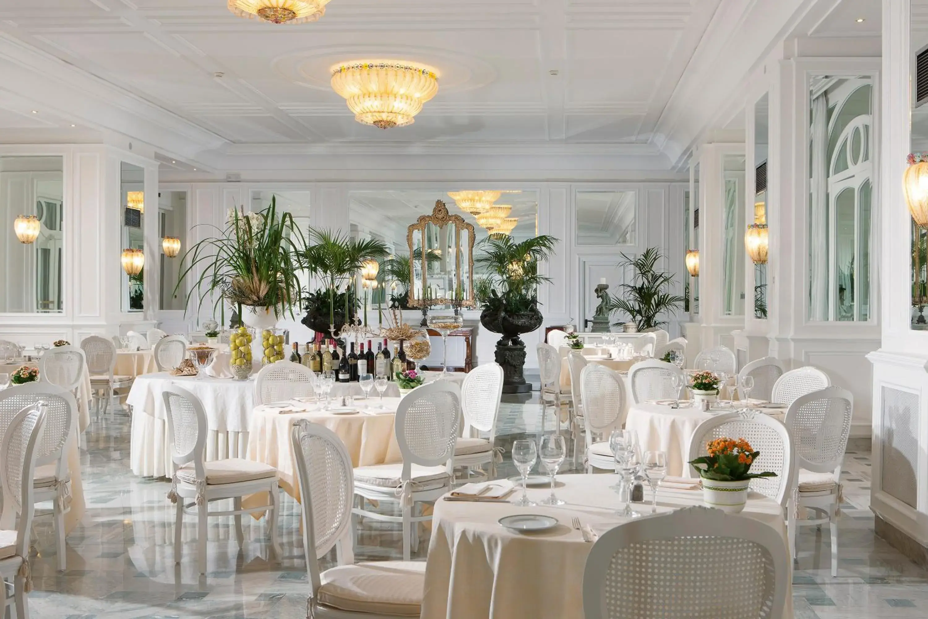 Restaurant/places to eat, Banquet Facilities in Grand Hotel Royal