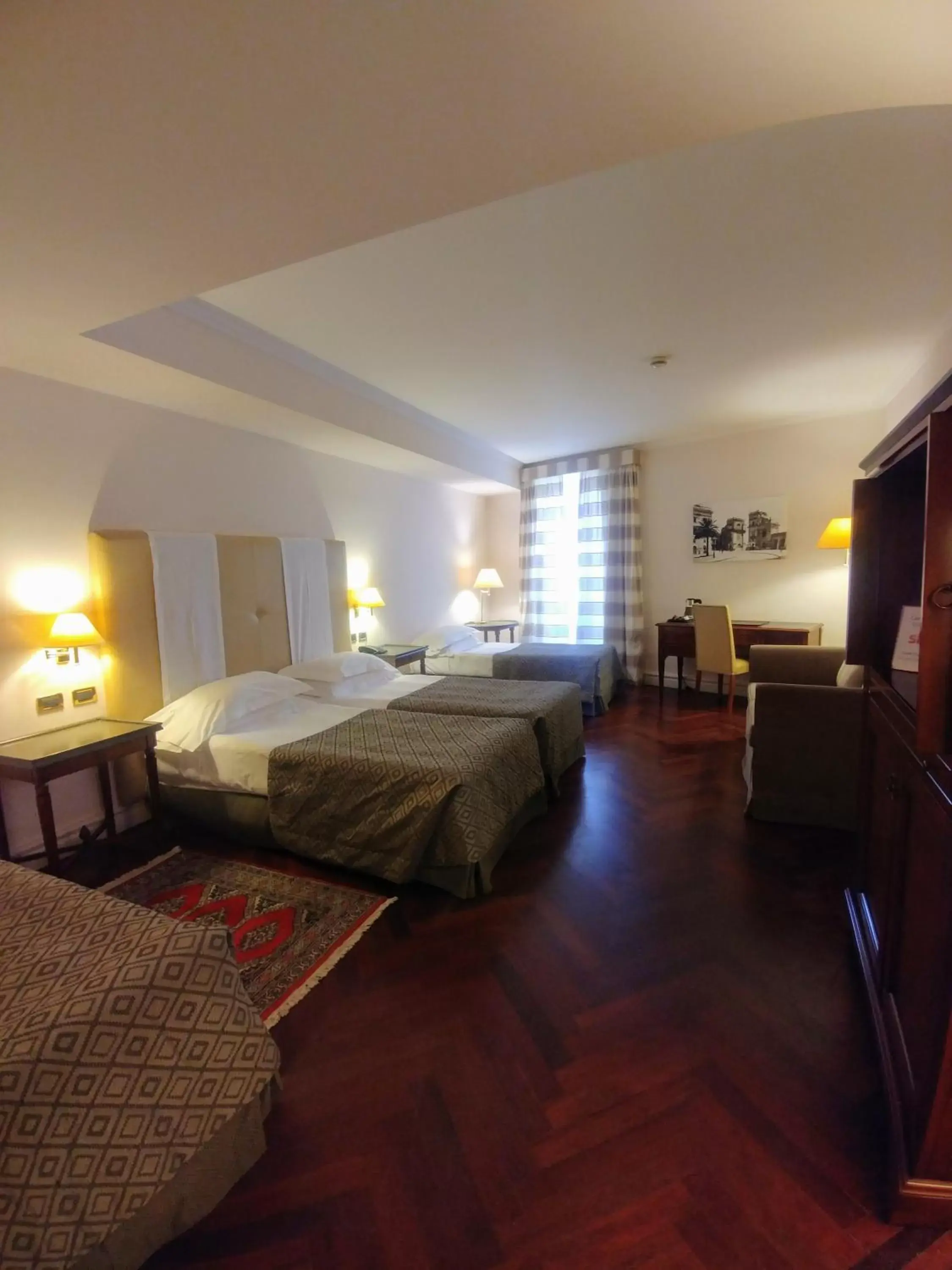 Bedroom, Bed in Grand Hotel Piazza Borsa Bedroom, Bed in Grand Hotel Piazza Borsa