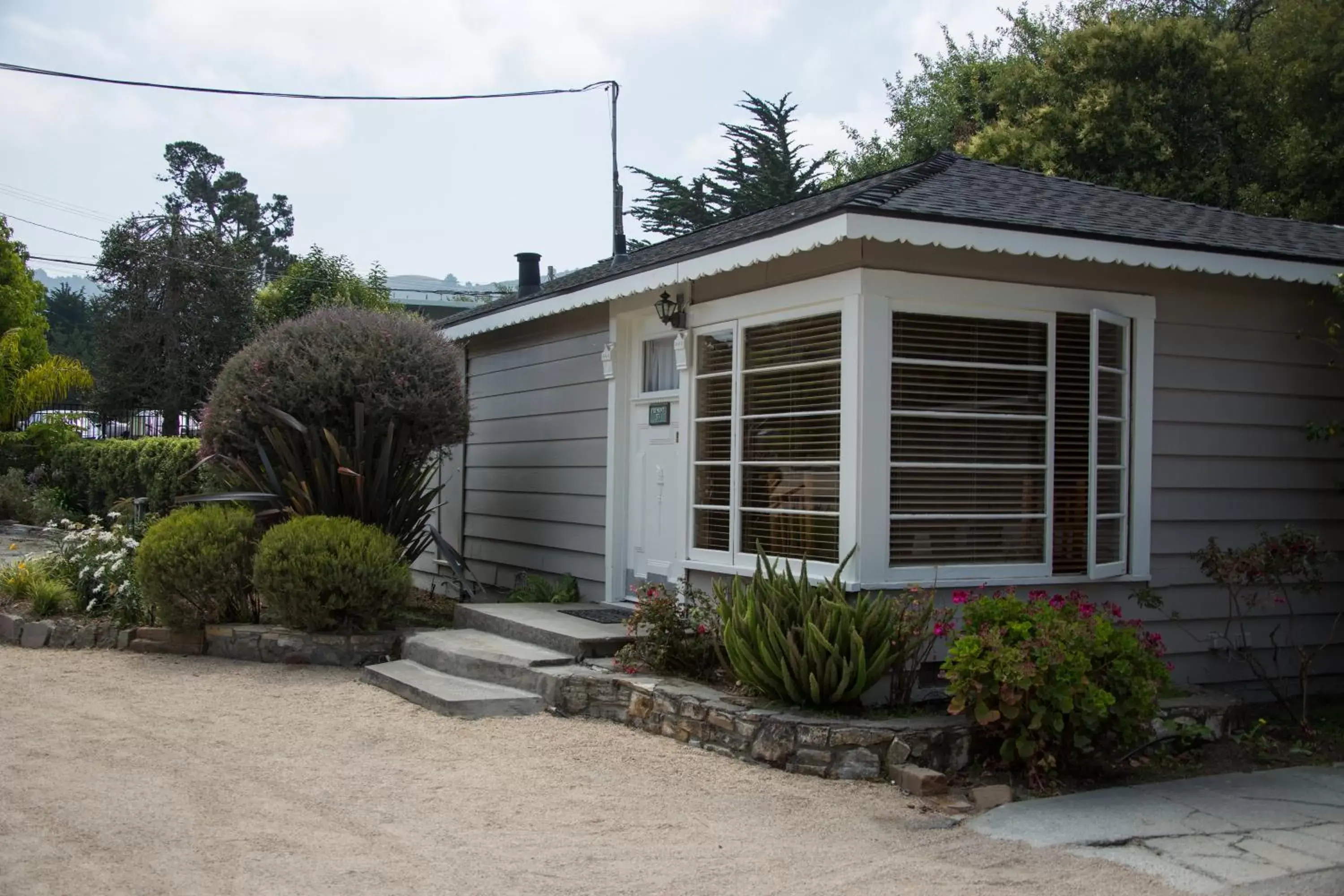 Facade/entrance in Carmel River Inn