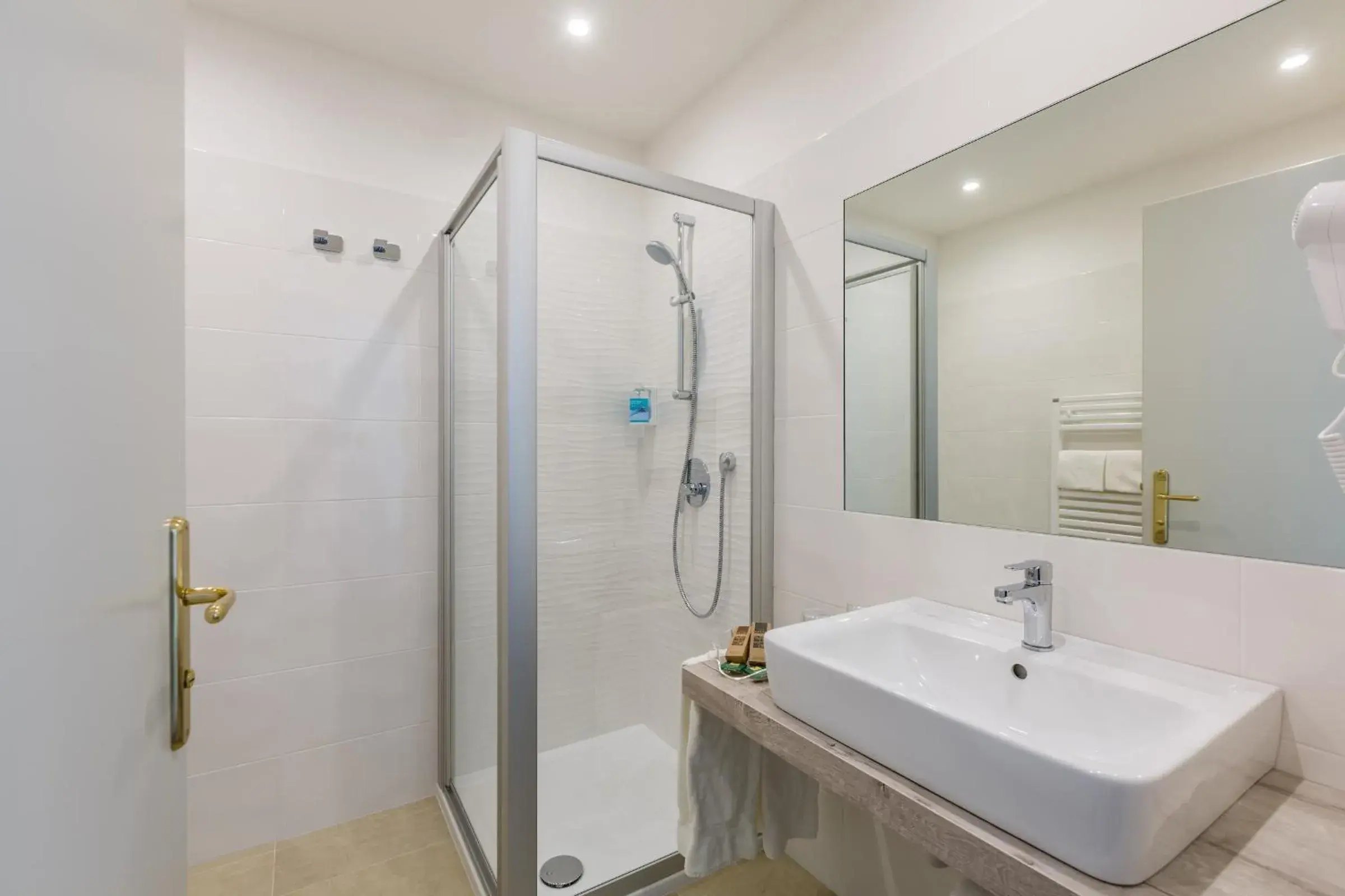 Shower, Bathroom in Brione Green Resort