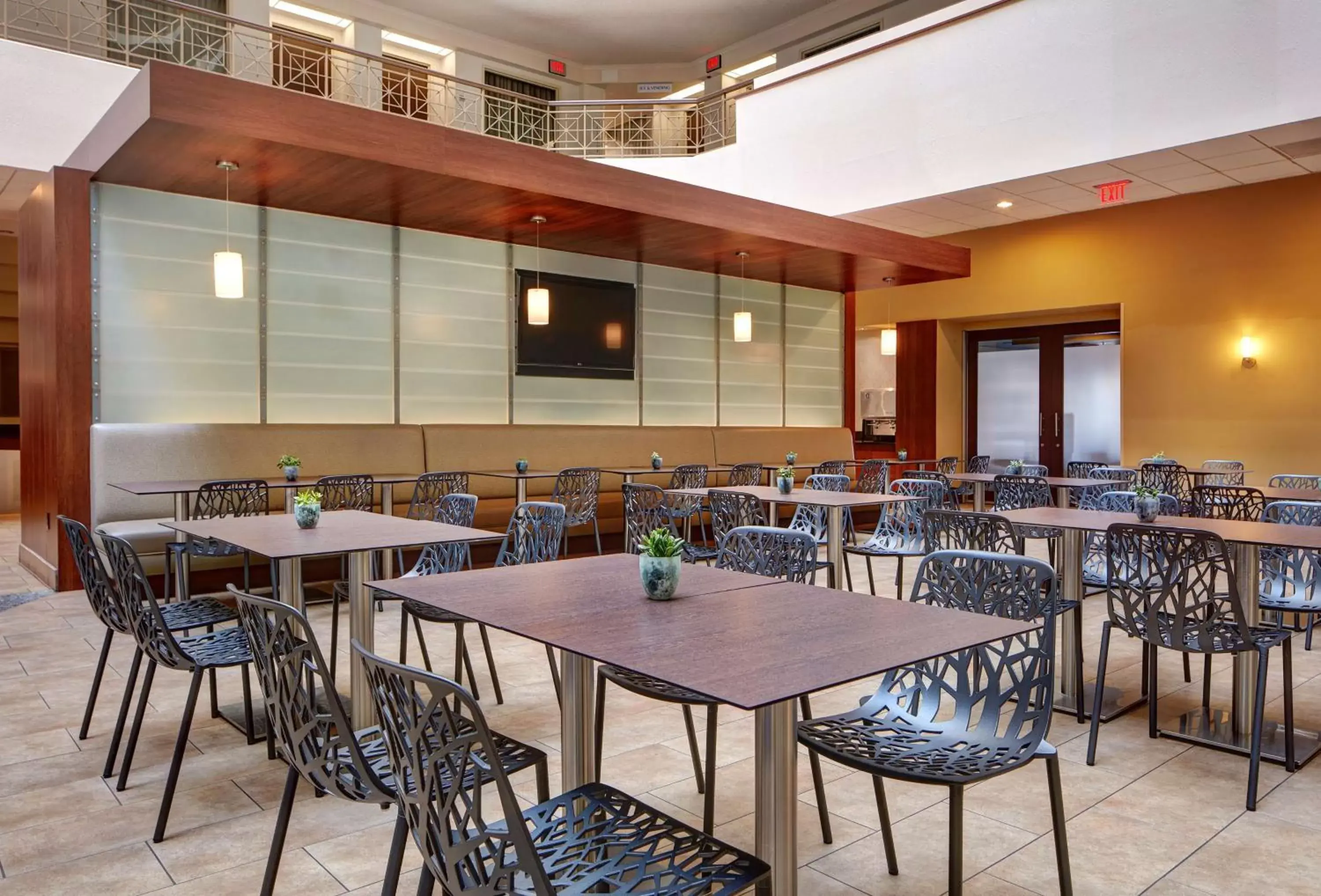 Restaurant/places to eat in Embassy Suites by Hilton San Diego La Jolla Restaurant/places to eat in Embassy Suites by Hilton San Diego La Jolla