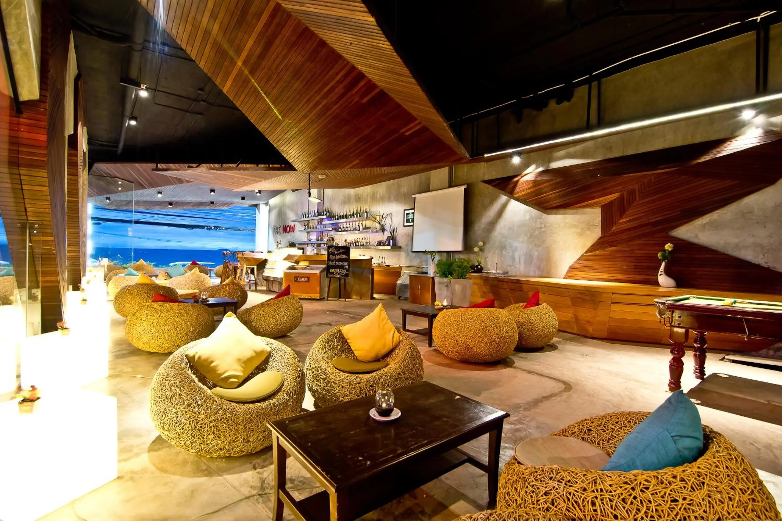 Restaurant/places to eat in The Now Hotel - SHA Extra Plus