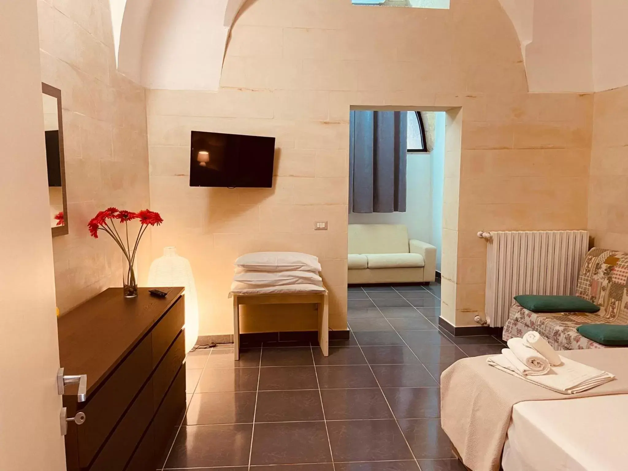 Bedroom, TV/Entertainment Center in Dimore della Corte