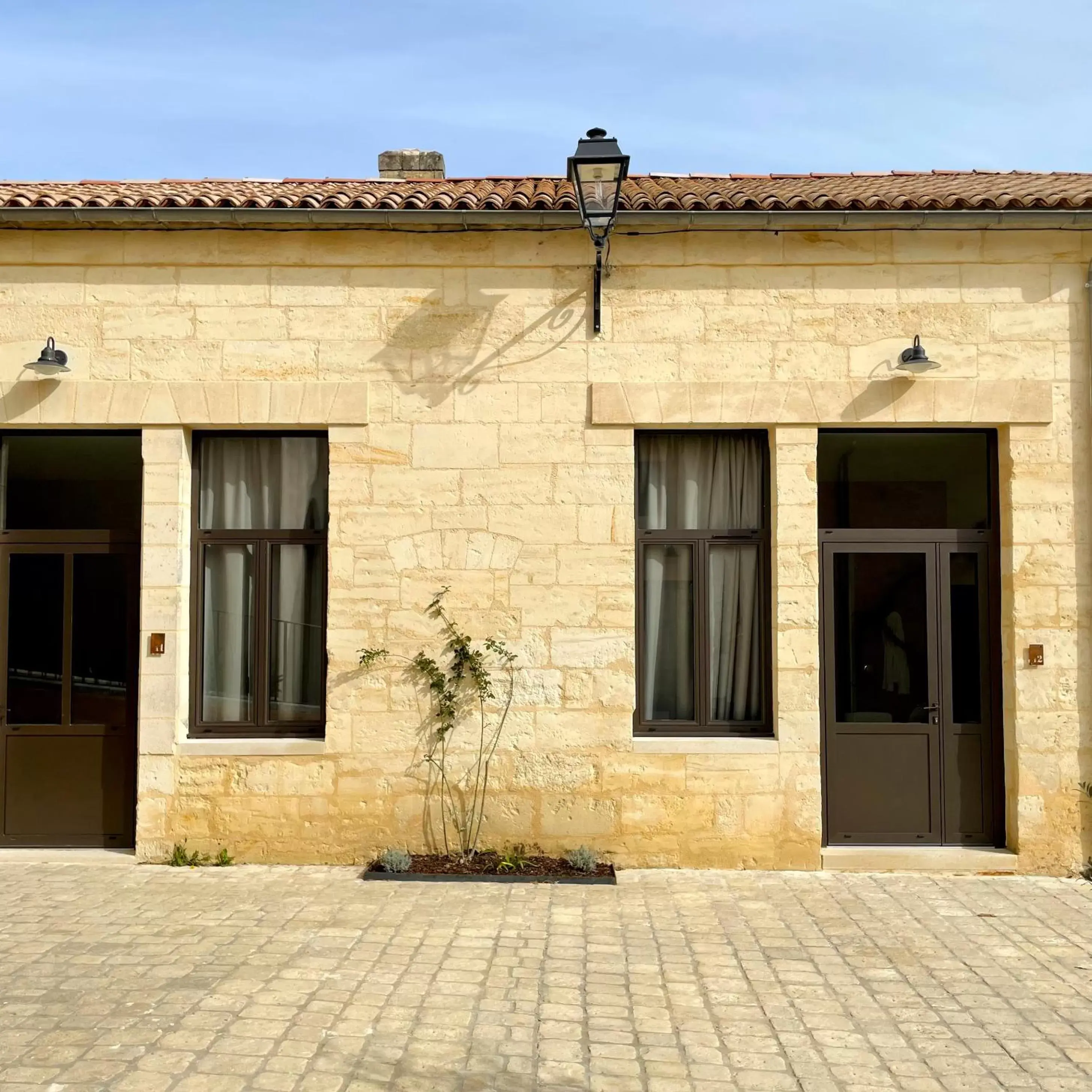 Property Building in AUX DUCS DE SIENNE