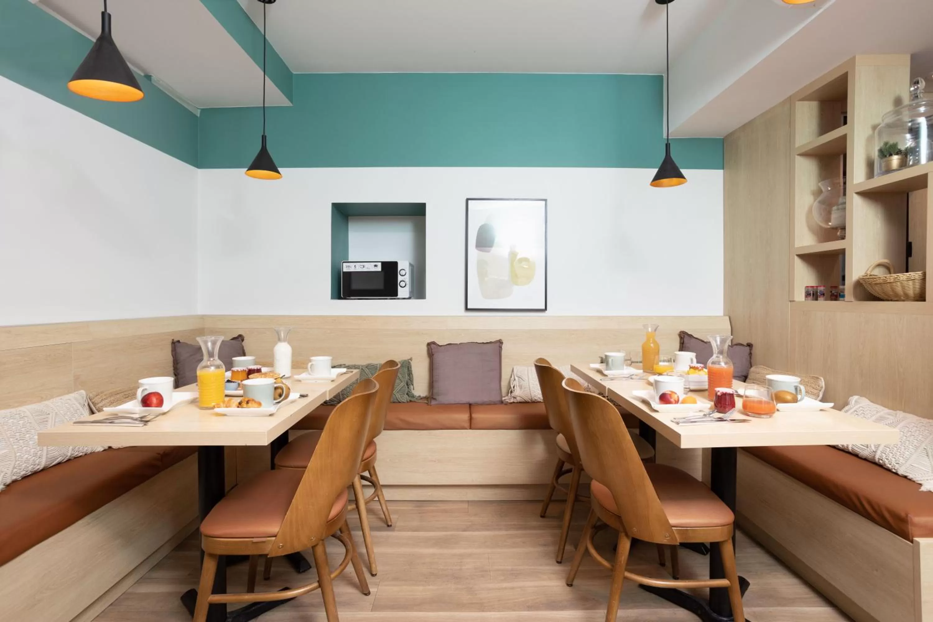 Breakfast in Hôtel Suzane