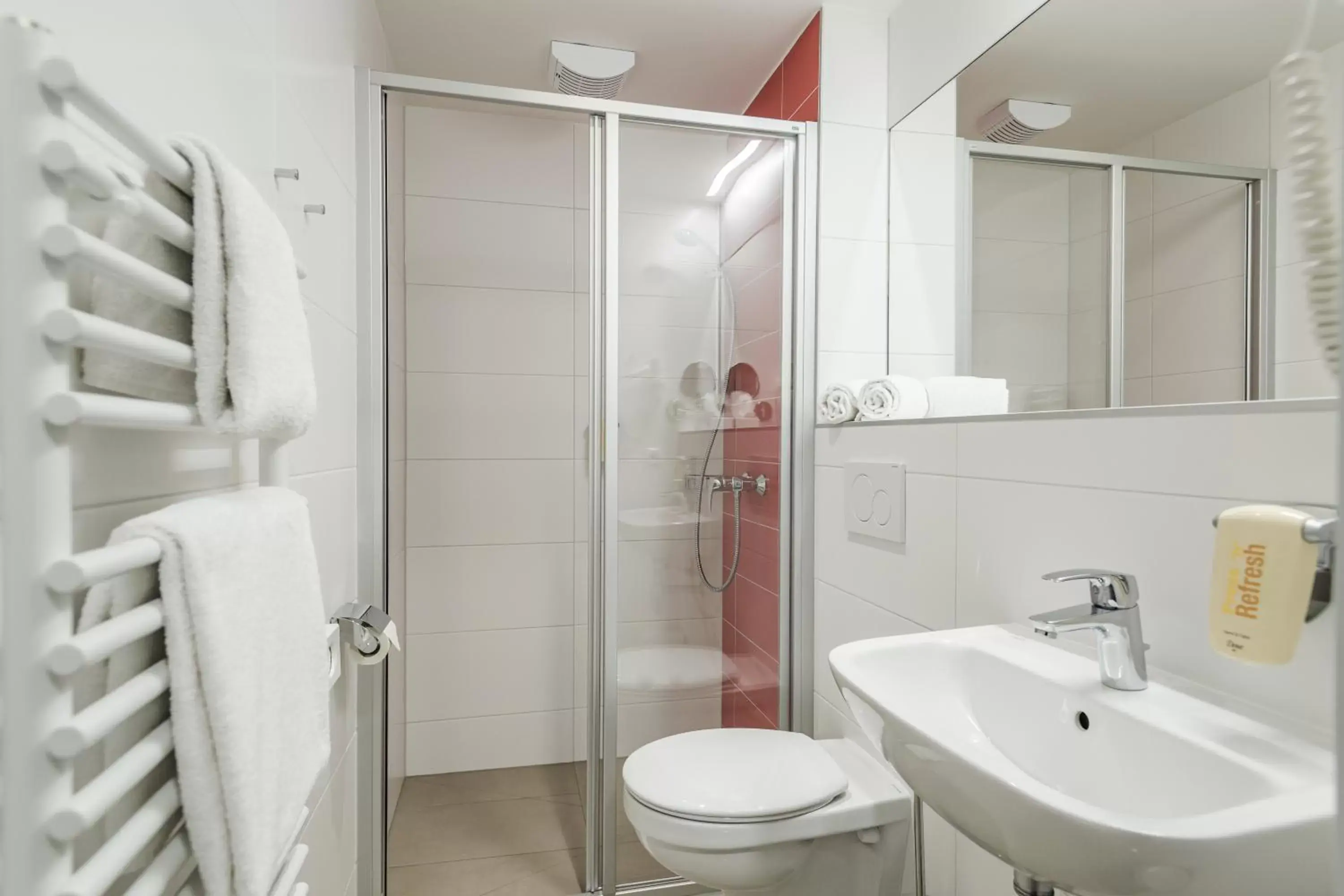 Shower, Bathroom in JUFA Hotel Königswinter/Bonn