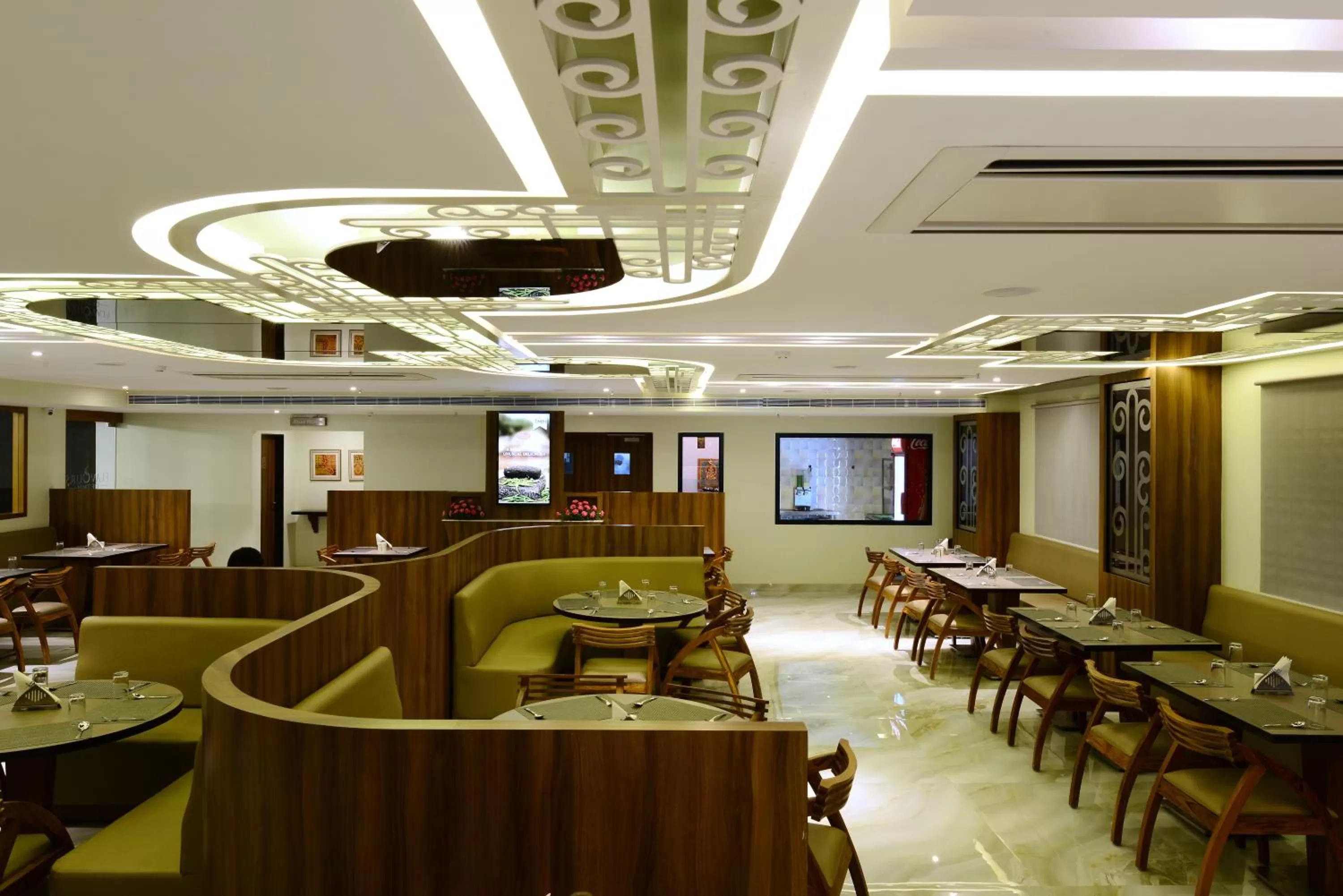 Restaurant/places to eat in Taj Mahal Hotel