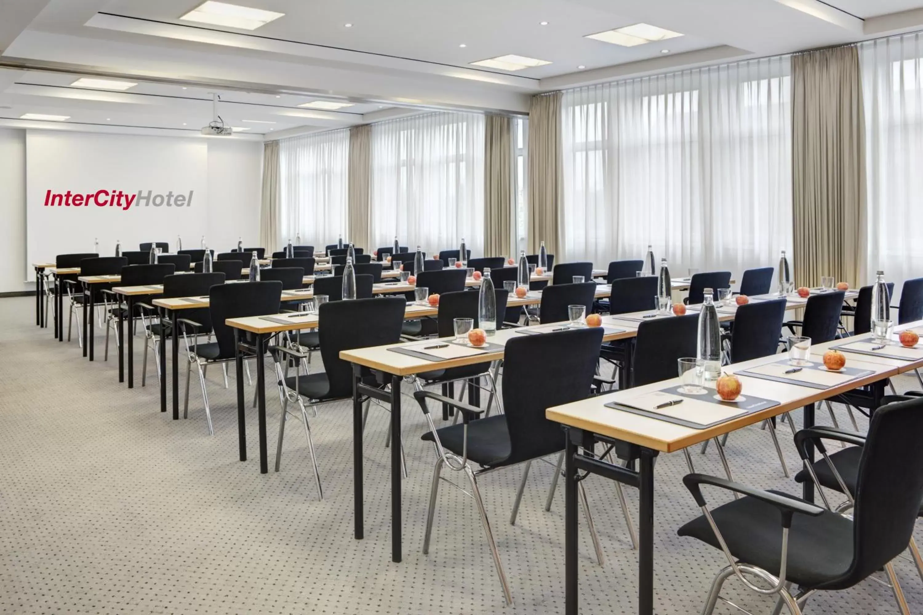 Meeting/conference room, Business Area/Conference Room in IntercityHotel Berlin Ostbahnhof