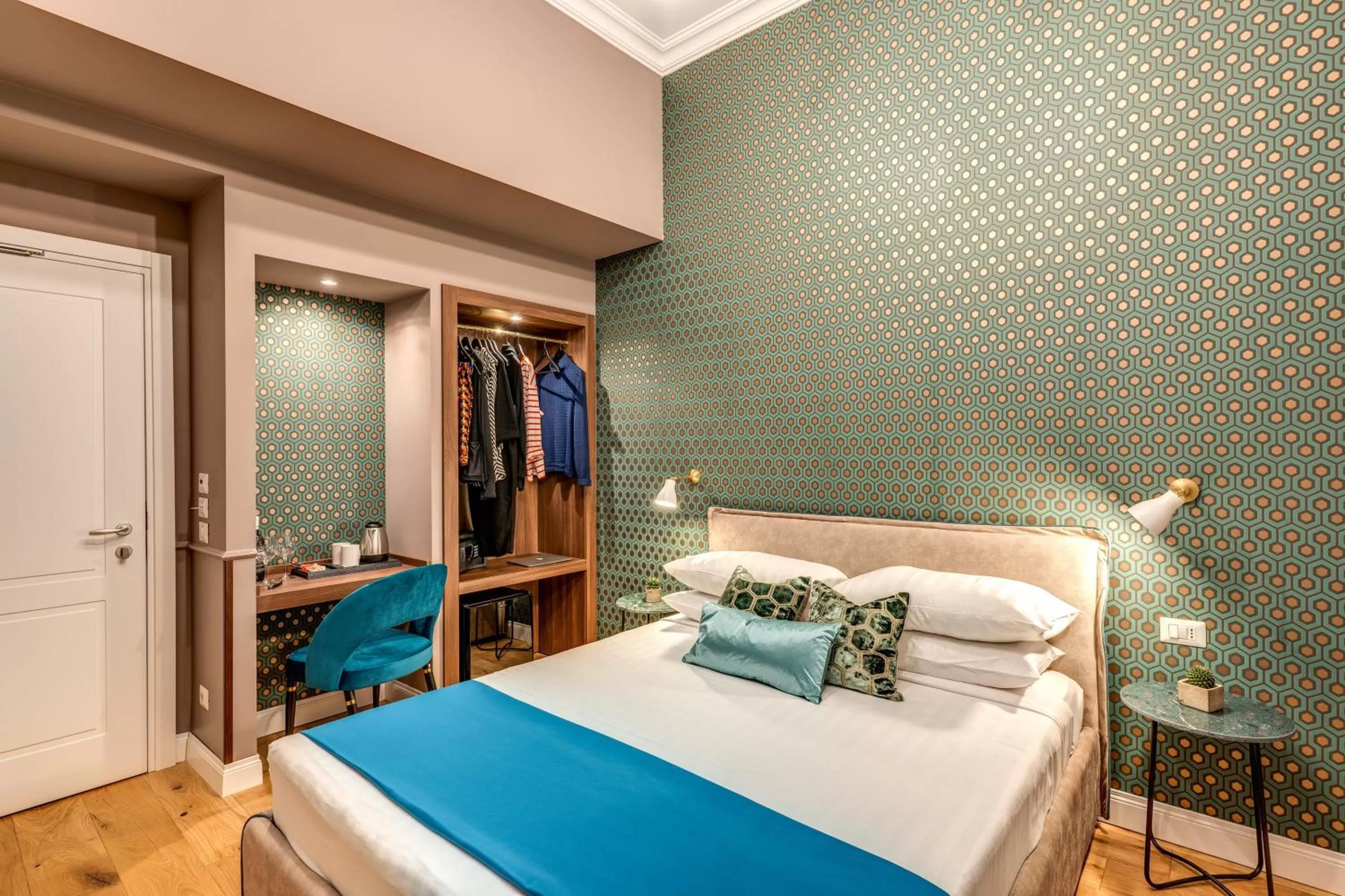 Bed in Tree Charme Parliament Boutique Hotel