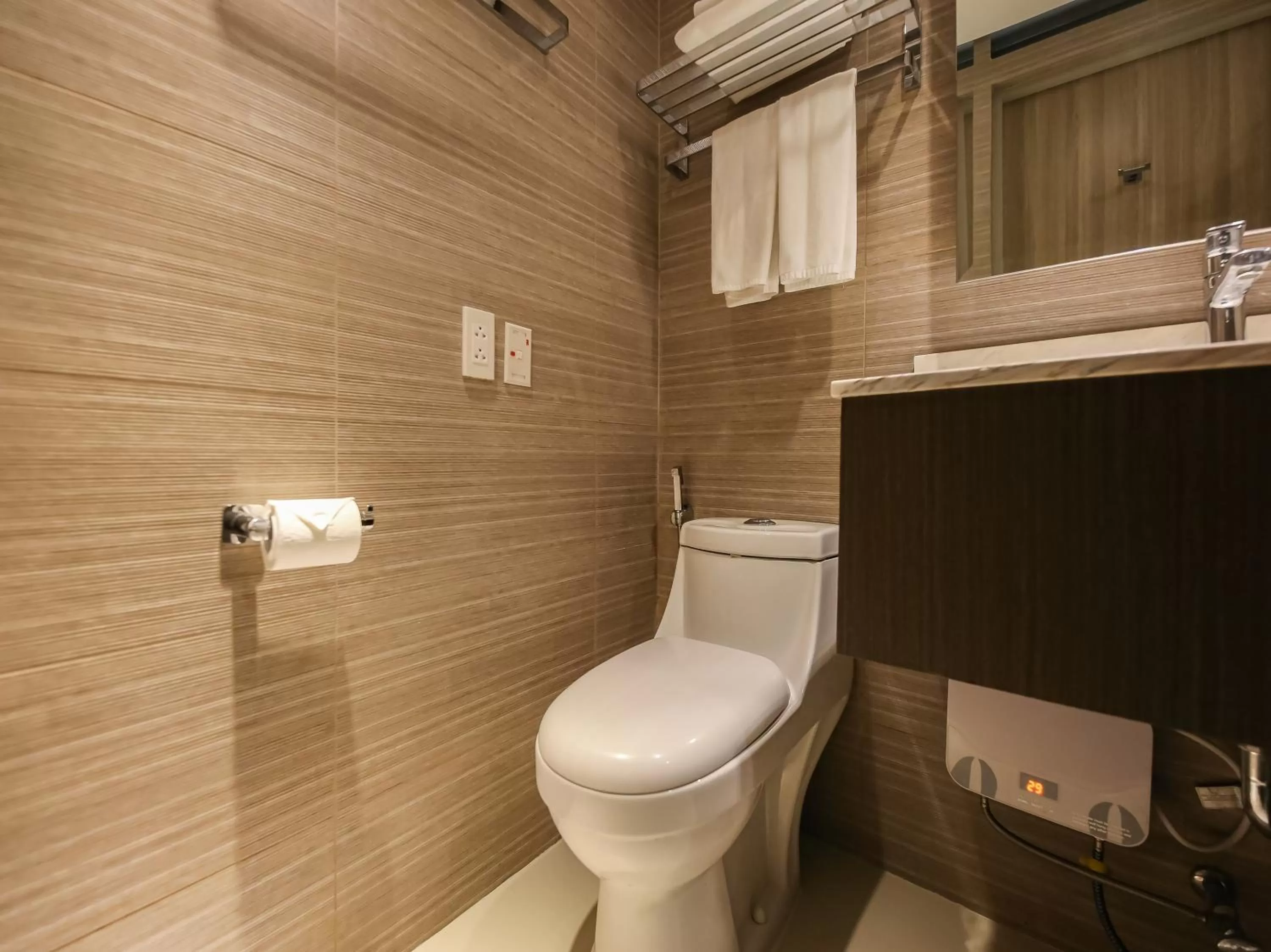 Bathroom in Capital O 804 The Residences at Bonifacio Civic Center