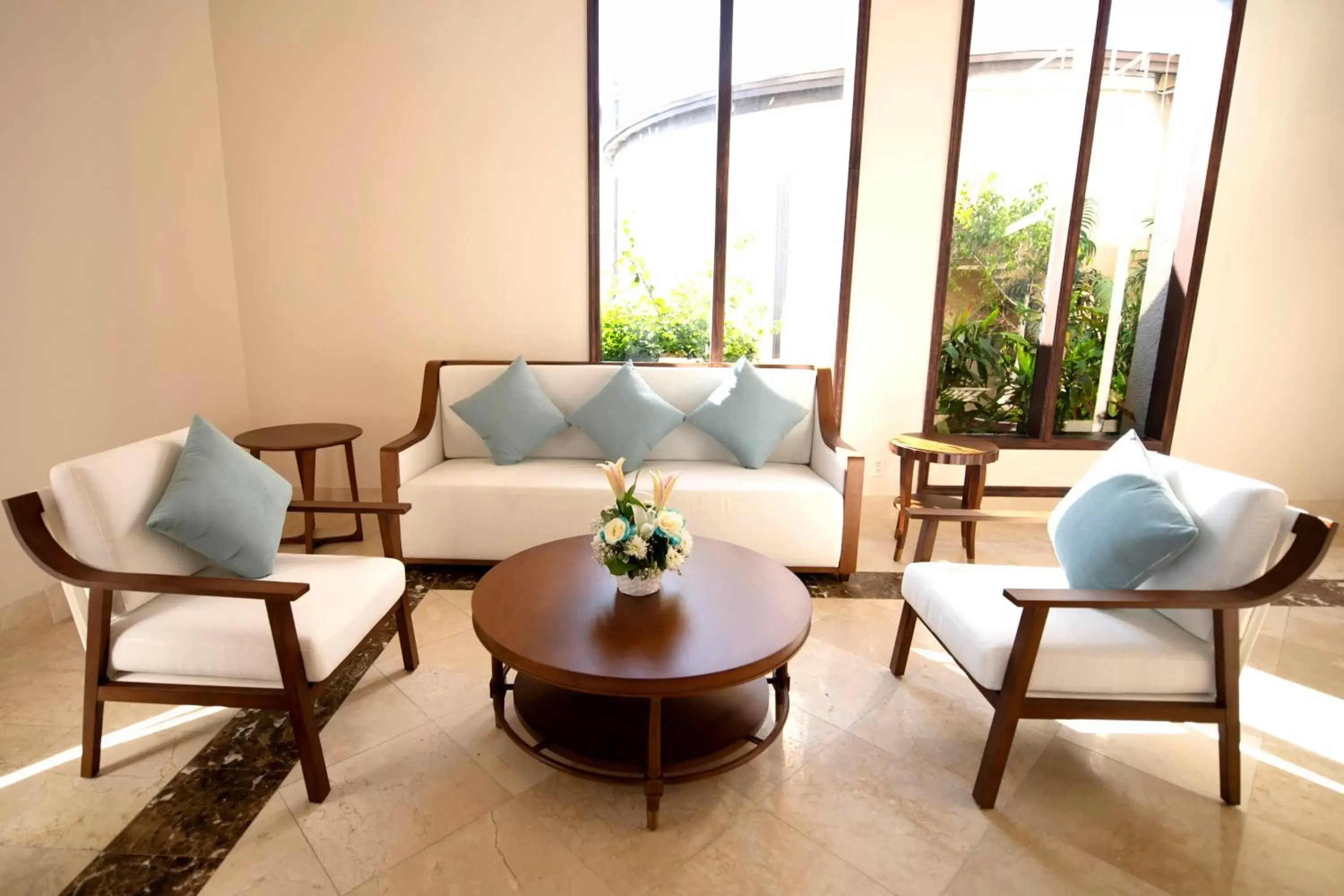 Lobby or reception, Seating Area in Brookhurst Plaza Inn