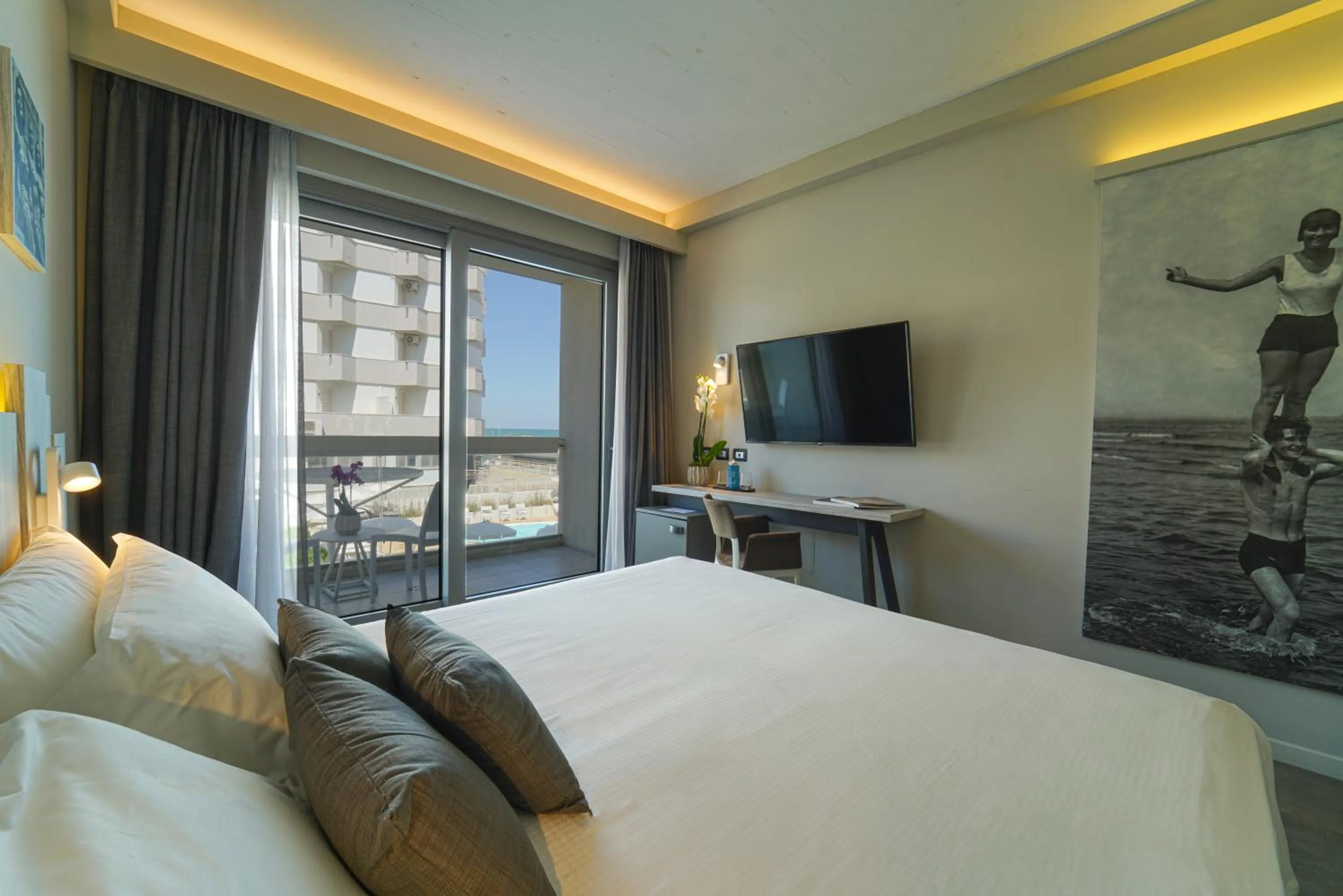 Bedroom, Bed in Nautilus Family Hotel