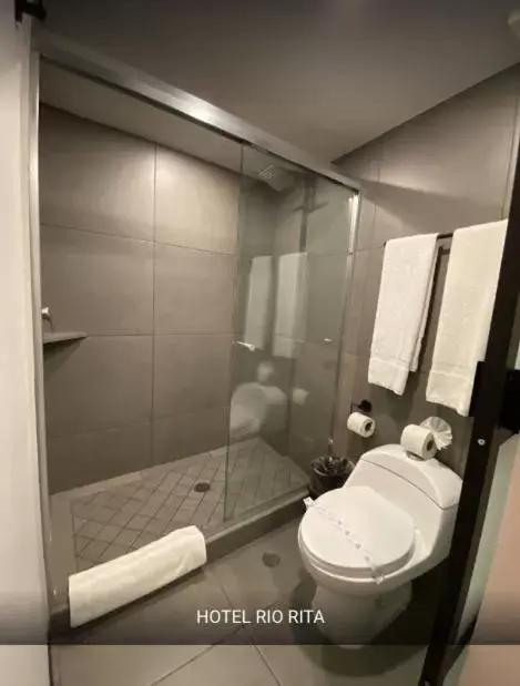 Bathroom in HOTEL RIO RITA