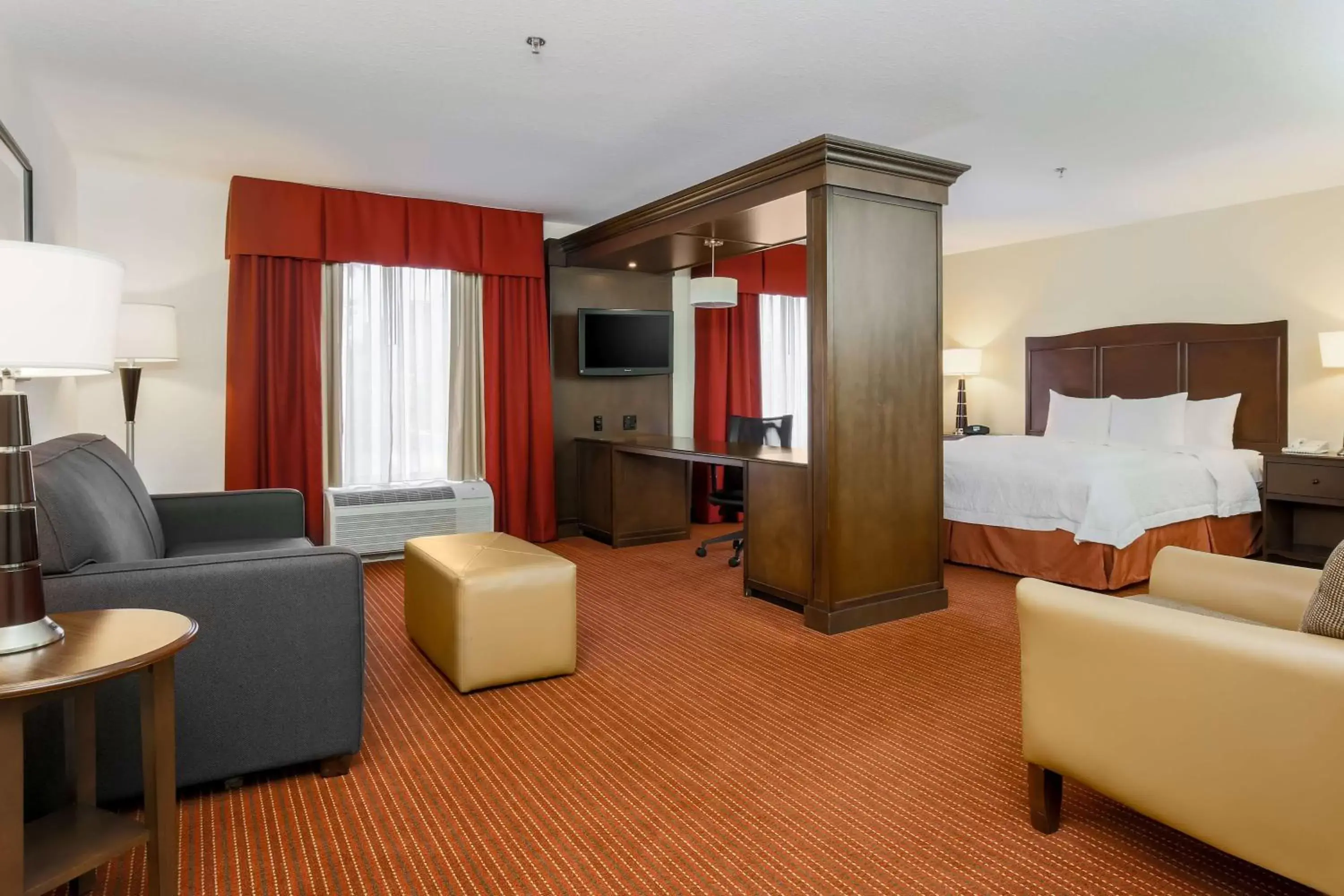 Living room, Seating Area in Hampton Inn Champaign/Urbana