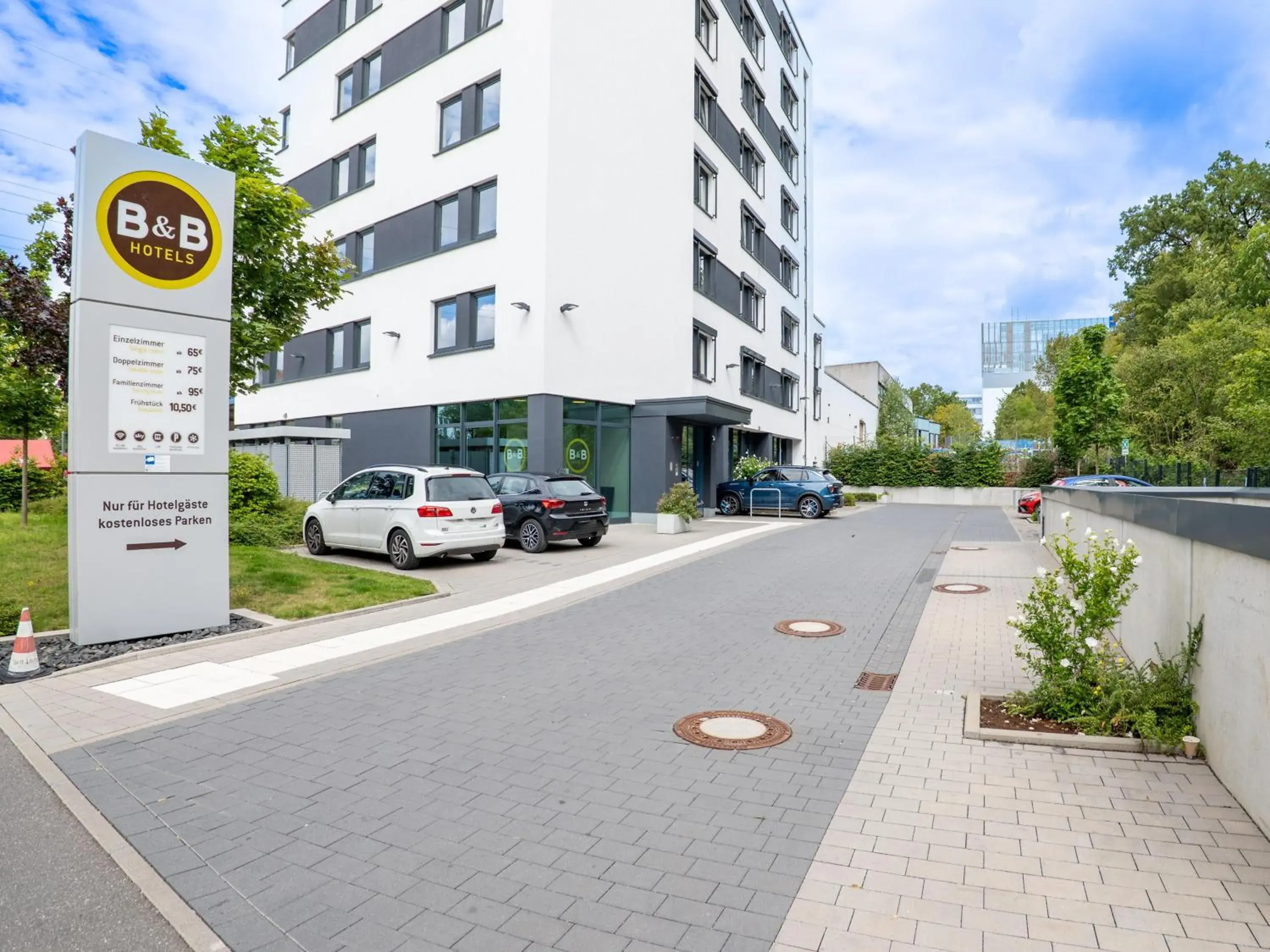 Property Building in B&B Hotel Stuttgart-Airport/Messe