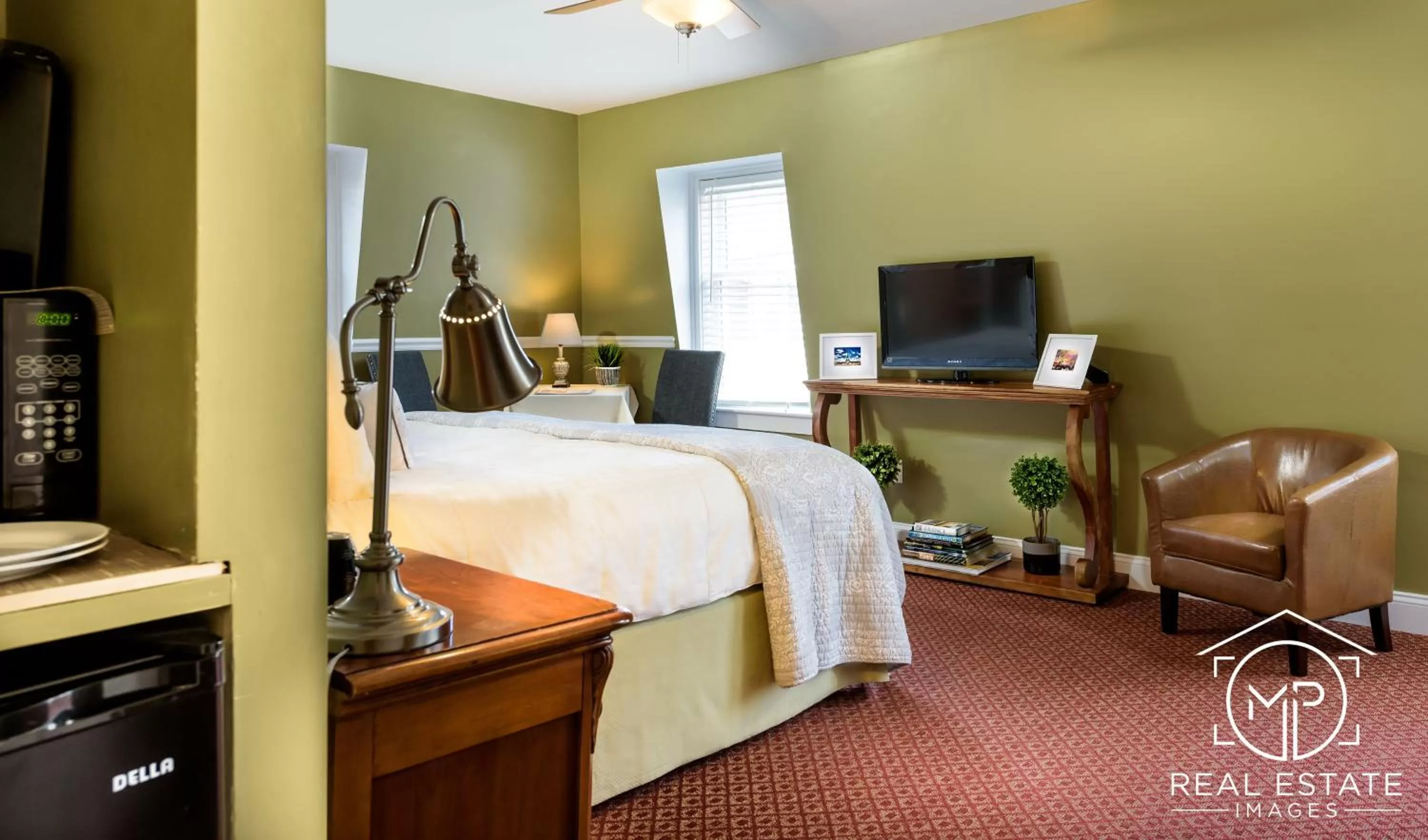 Photo of the whole room in Bouchard Restaurant & Inn