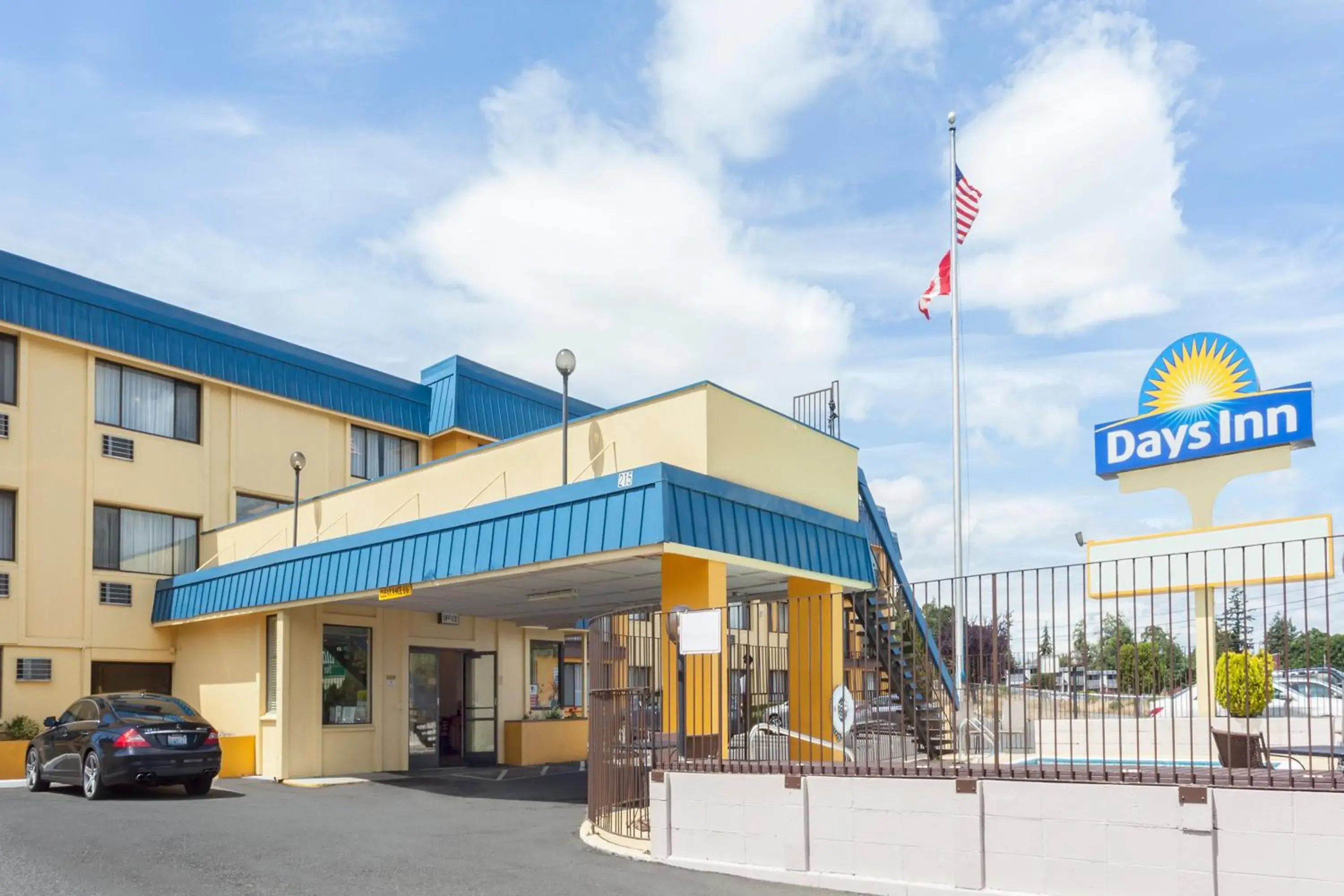 Facade/Entrance in Days Inn By Wyndham Bellingham WA