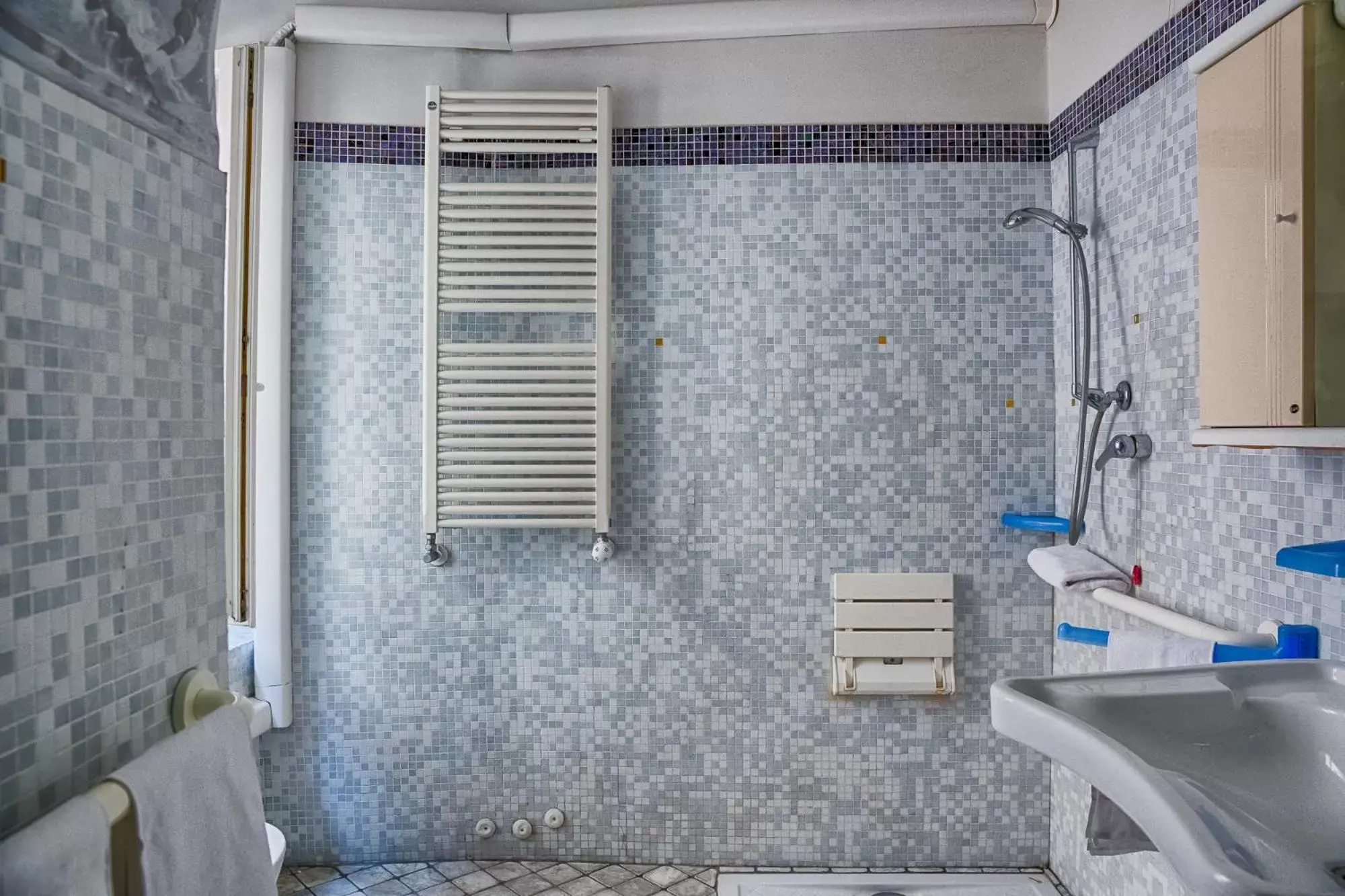 Bathroom in Hotel Portacavana