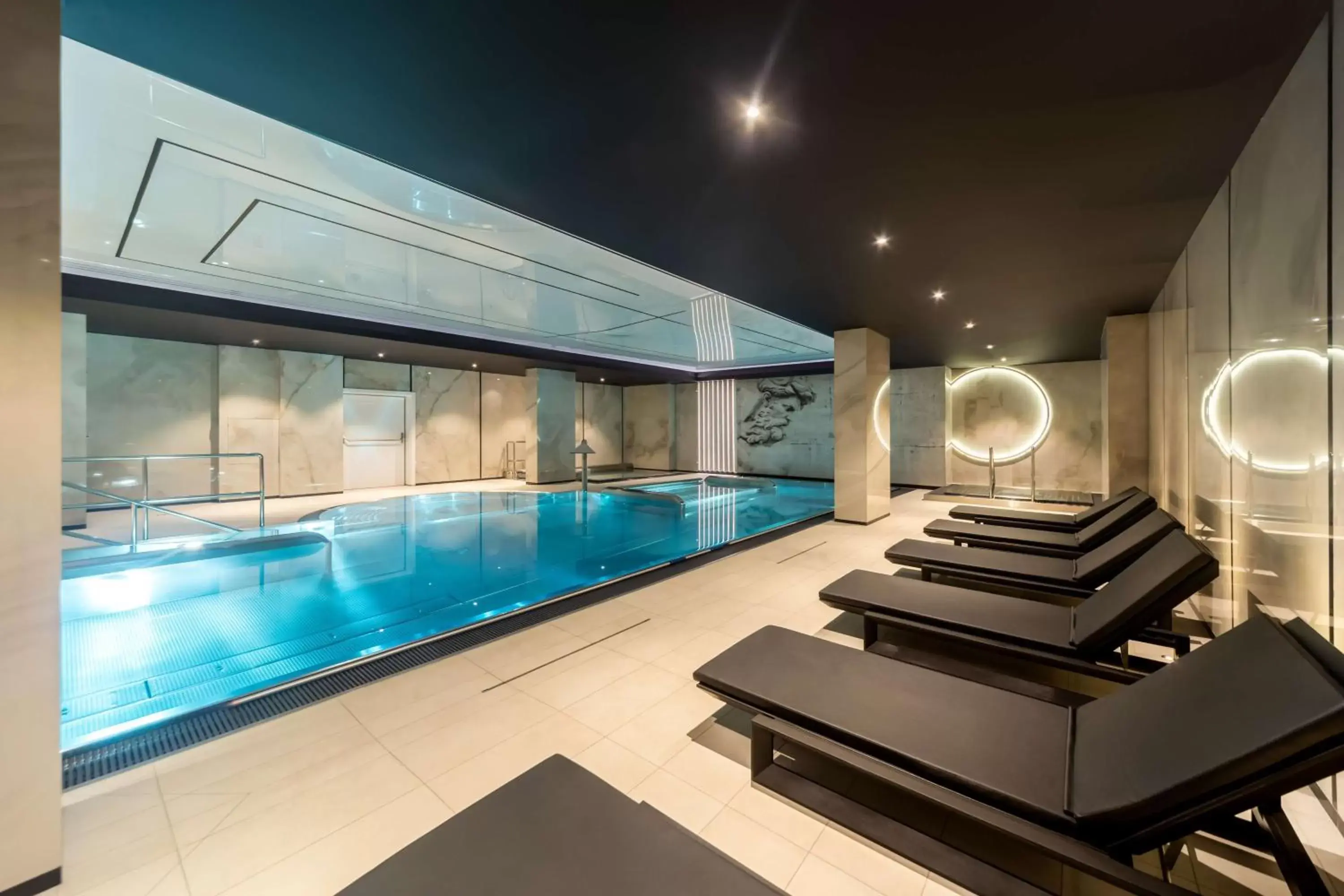 Spa and wellness centre/facilities, Swimming Pool in Radisson Hotel & Suites, Gdansk