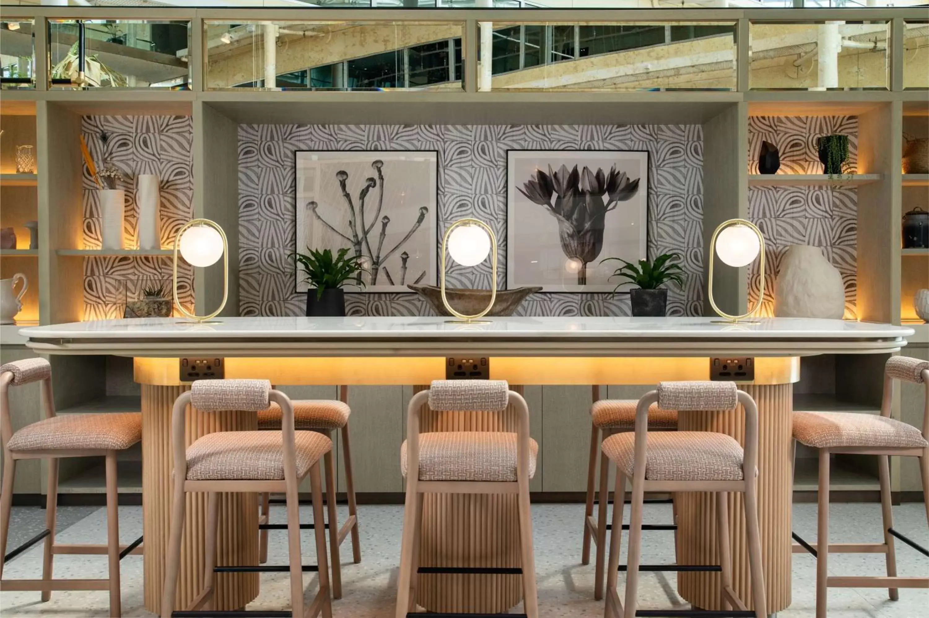 Lounge or bar, Lounge/Bar in Hilton London Heathrow Airport