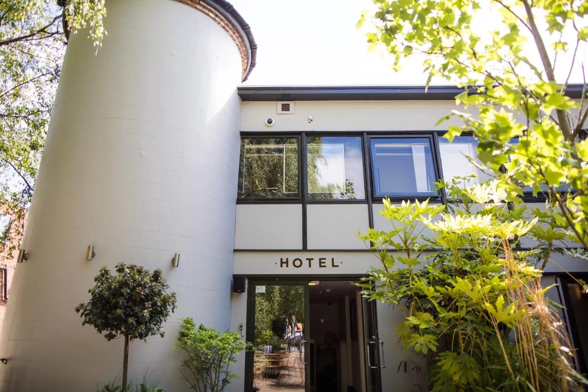 Facade/entrance in The Globe