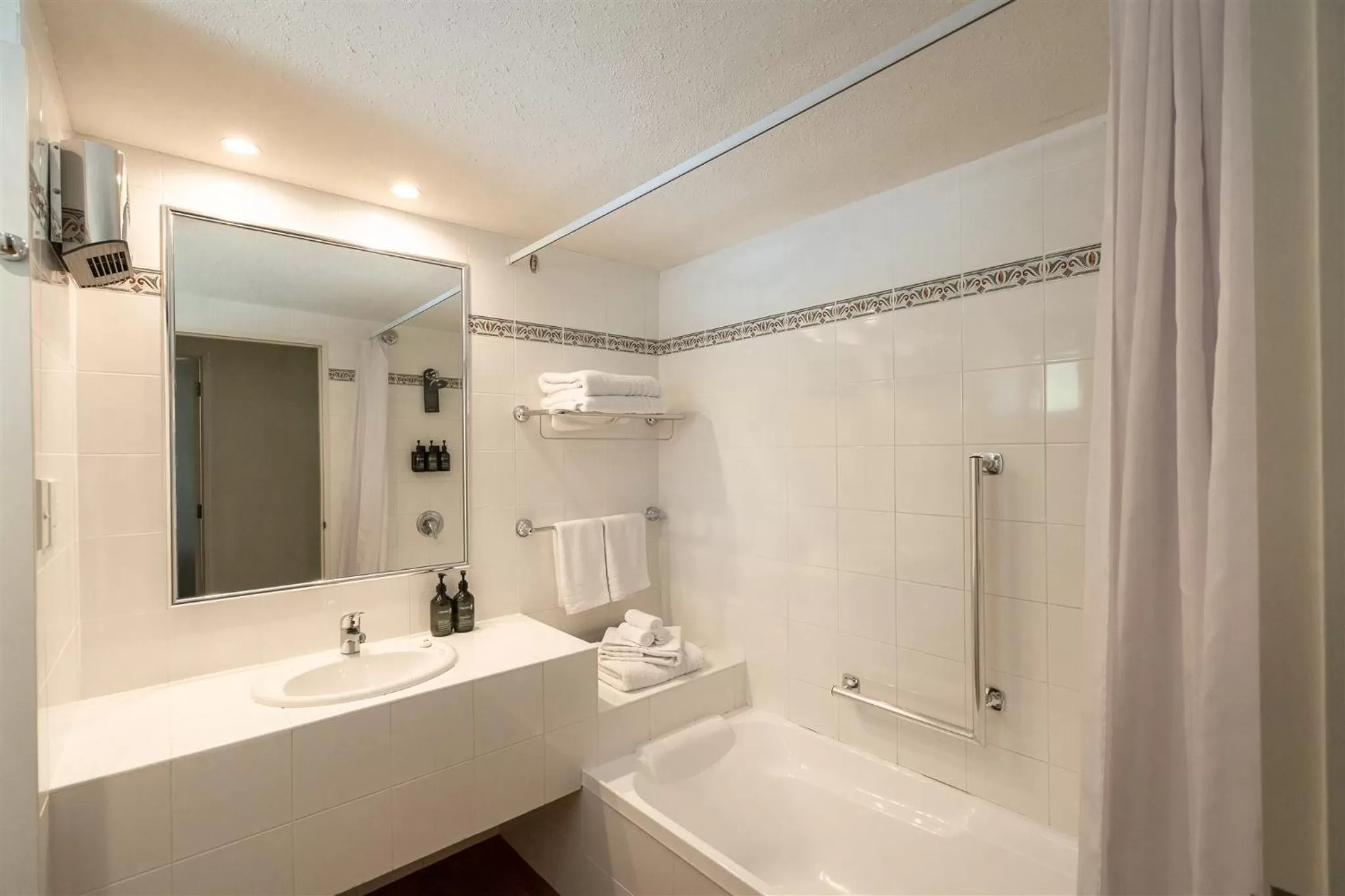 Shower in Edgewater Hotel