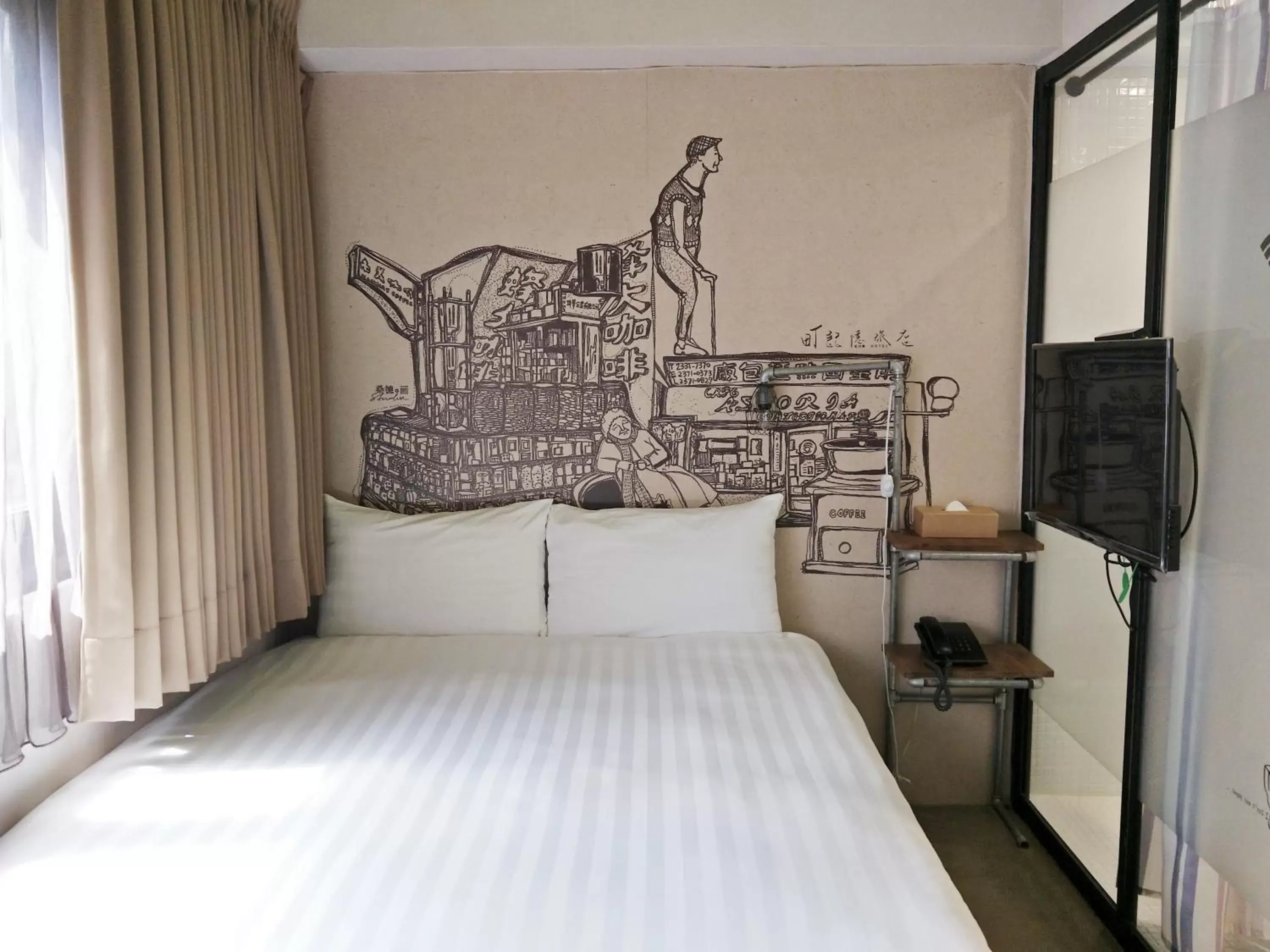 Photo of the whole room, Bed in Cho Hotel