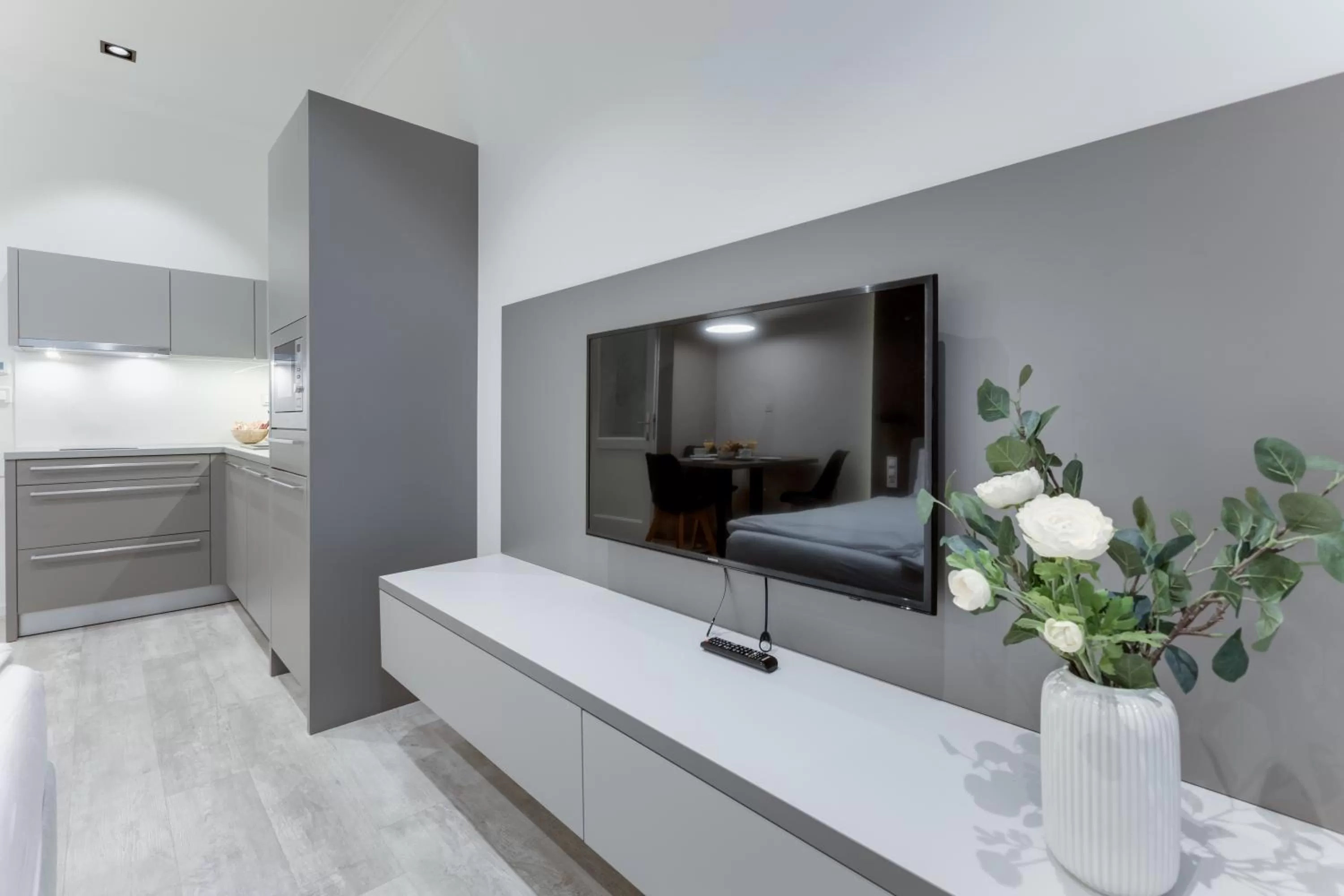 TV and multimedia, Bed in Lampi Aparthotel Prague