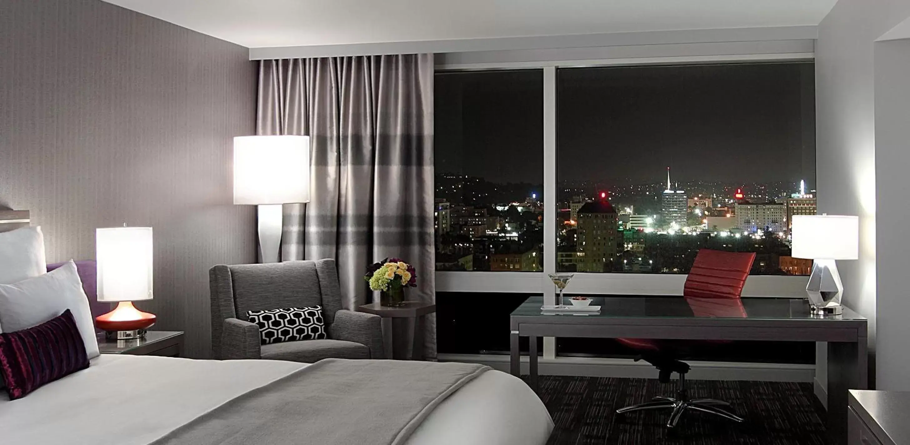 Photo of the whole room, Bed in Loews Hollywood Hotel Photo of the whole room, Bed in Loews Hollywood Hotel