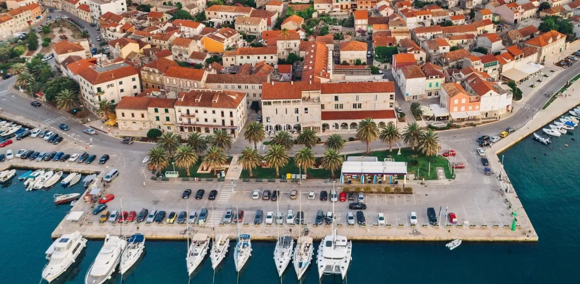 Property building, Bird's-eye View in Hotel Korkyra