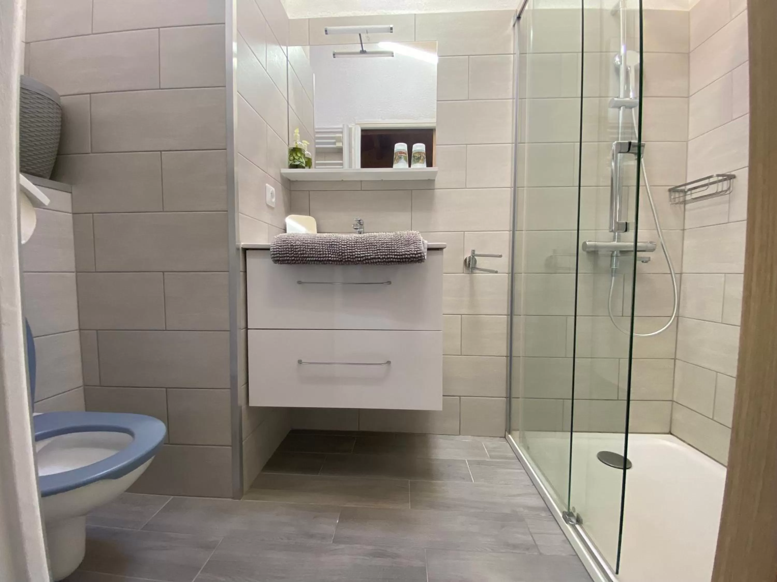 Two-Bedroom House in La Villa Herbert Maison d'hôtes à Andernos