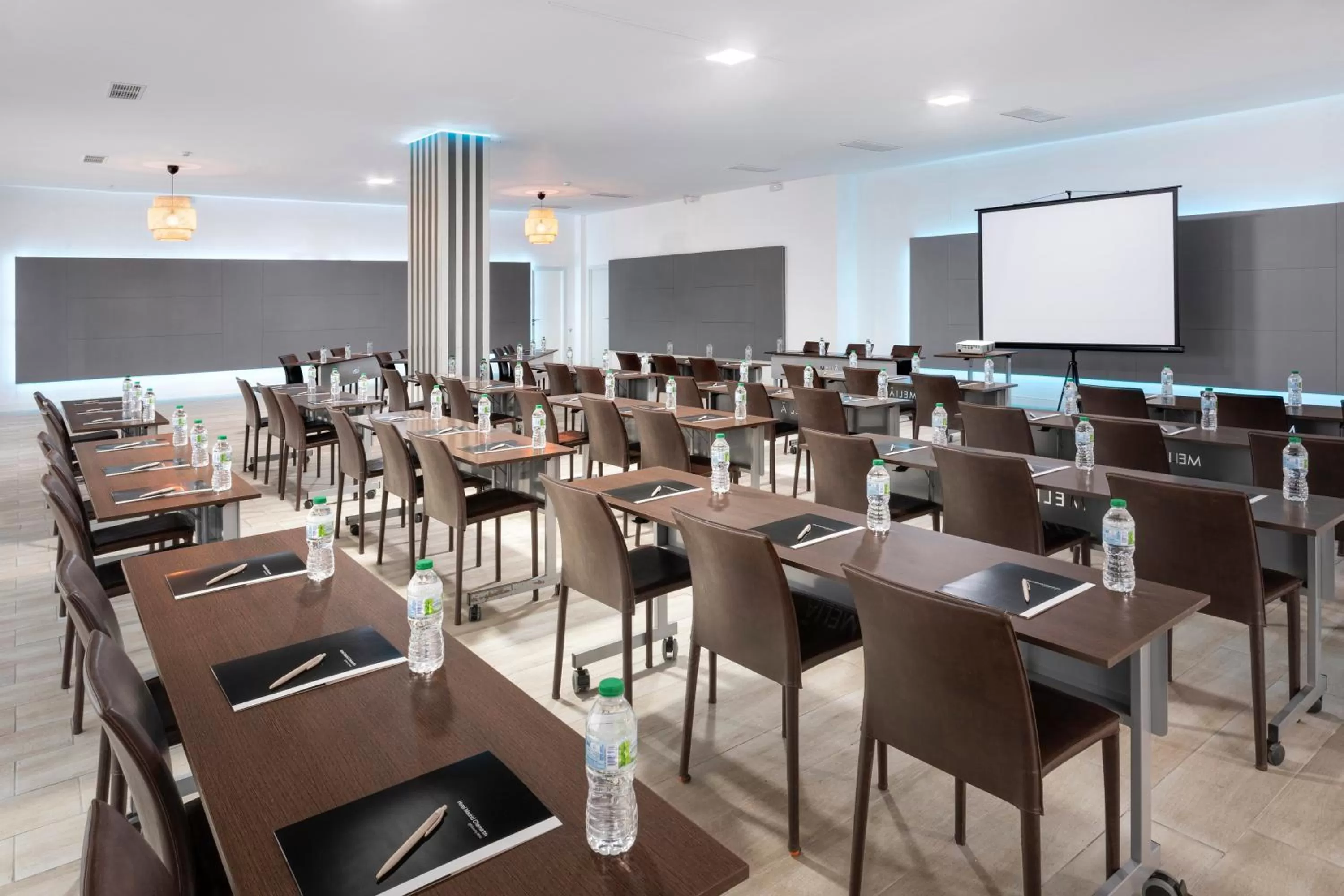 Business facilities in Hotel Madrid Chamartín, Affiliated by Meliá