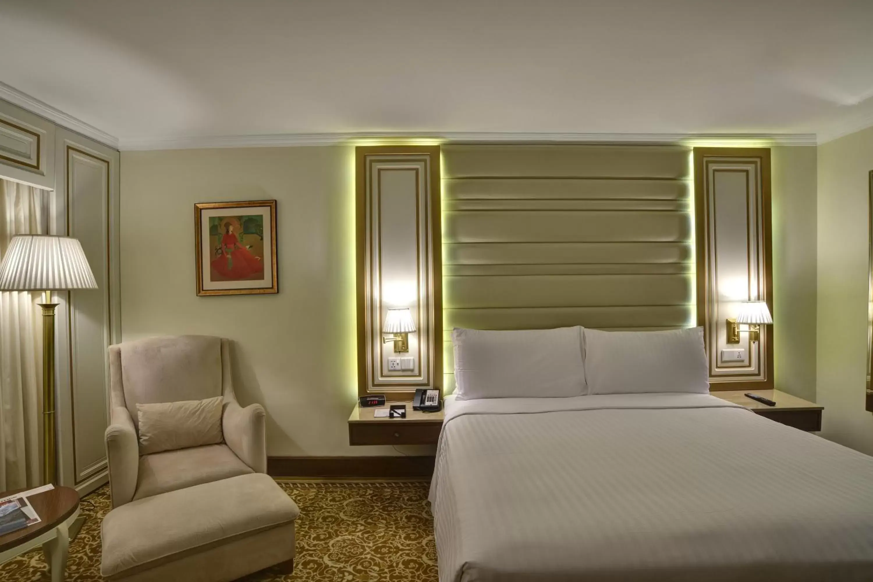 Bedroom, Bed in Karachi Marriott Hotel