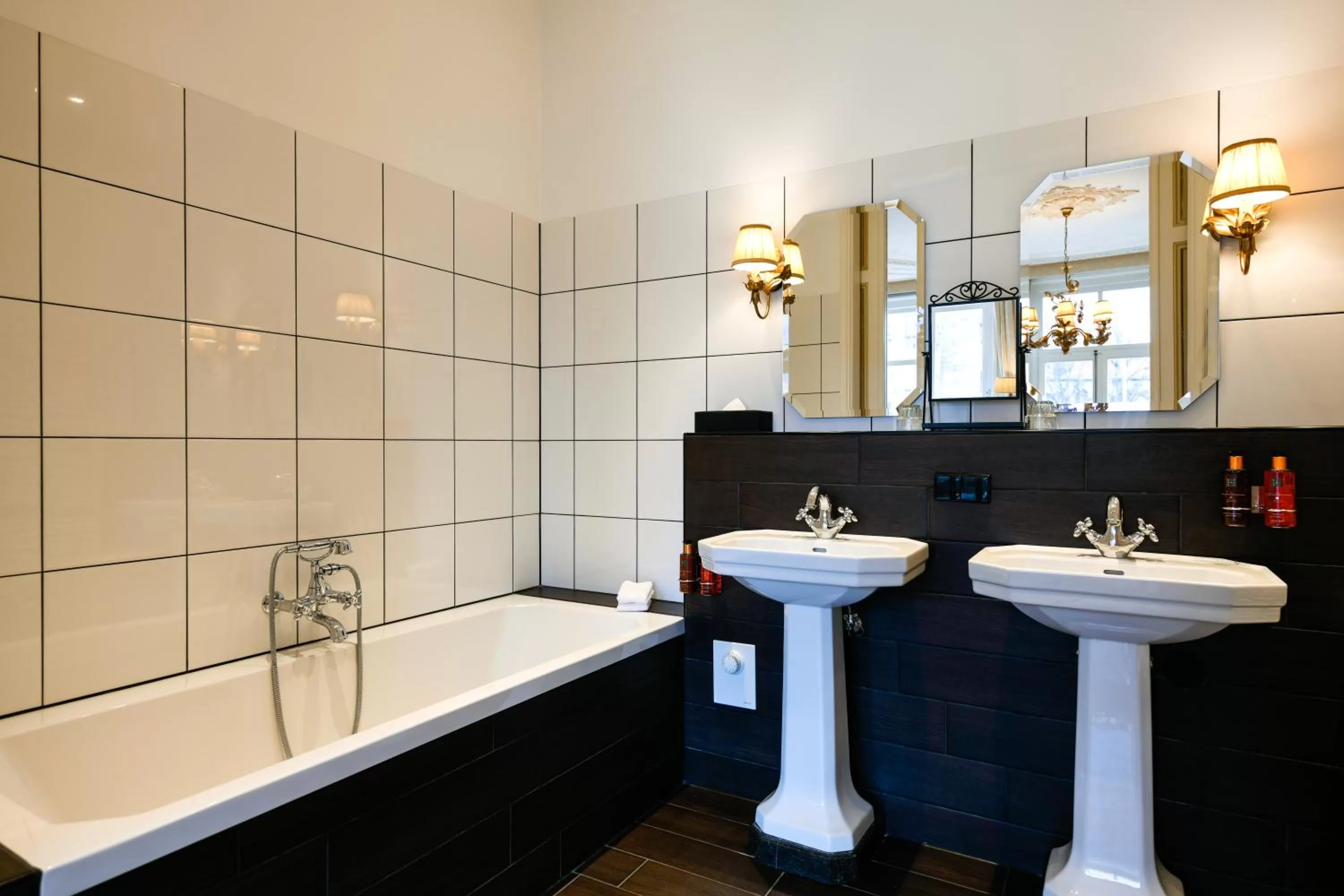 Bathroom in Grand Boutique Hotel-Restaurant Huis Vermeer
