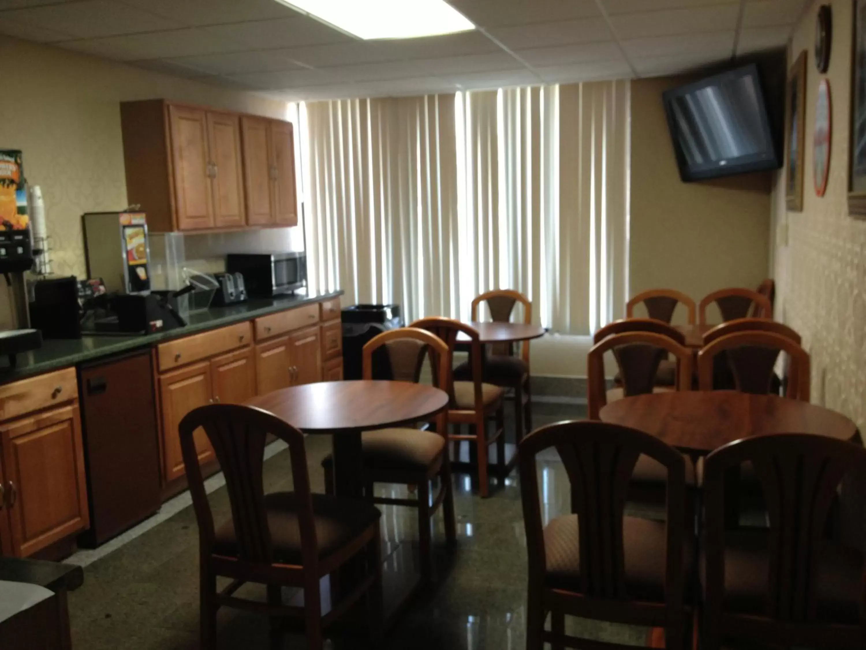 Dining area, Restaurant/Places to Eat in Howard Johnson by Wyndham Gillette