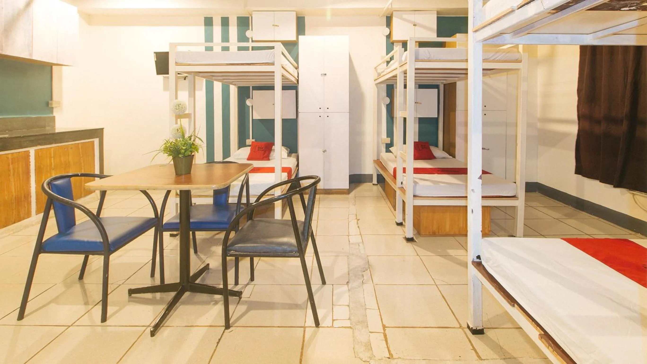 Bed in RedDoorz at Crowne One Condo