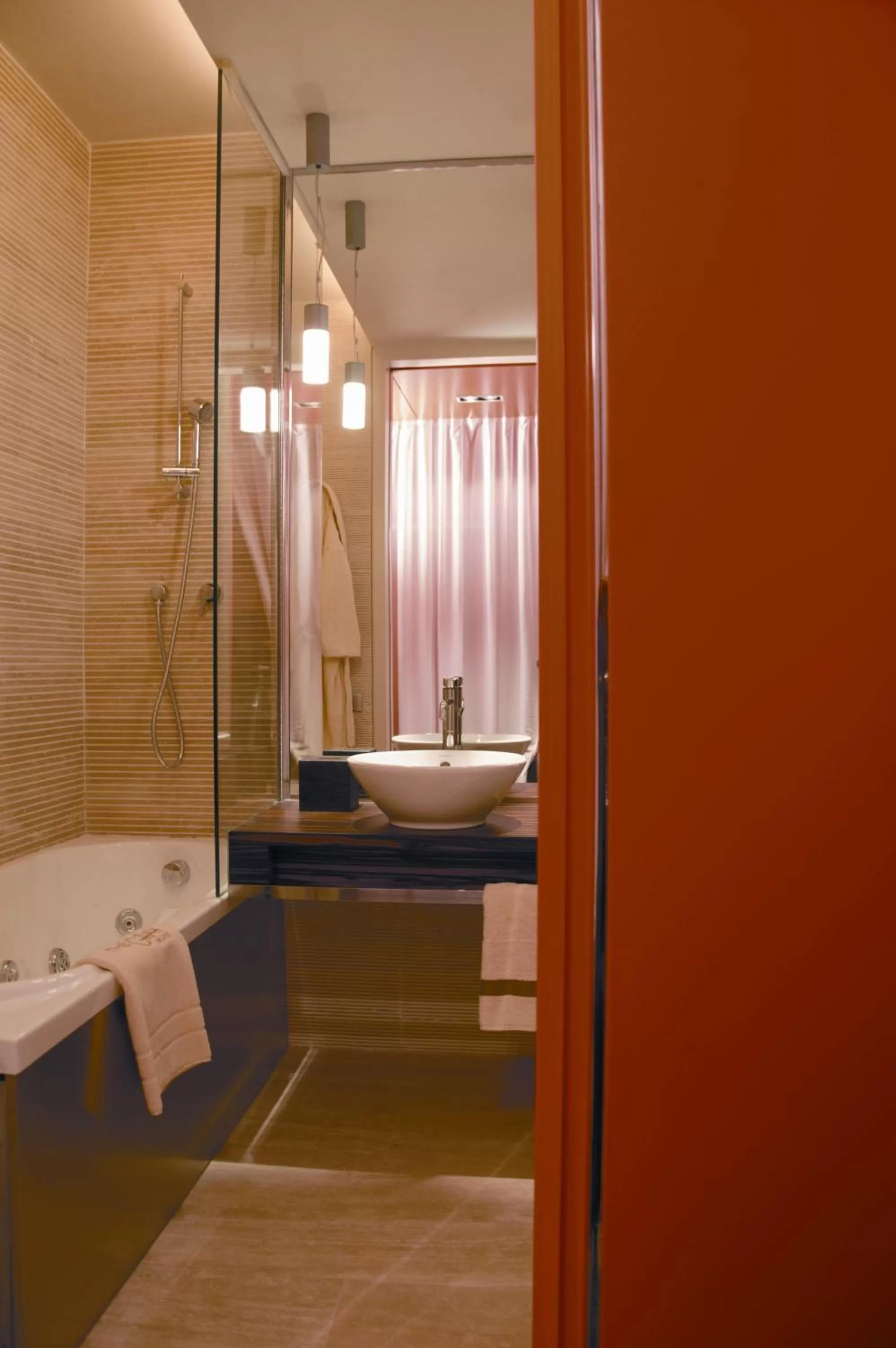 Bathroom in Sina The Gray