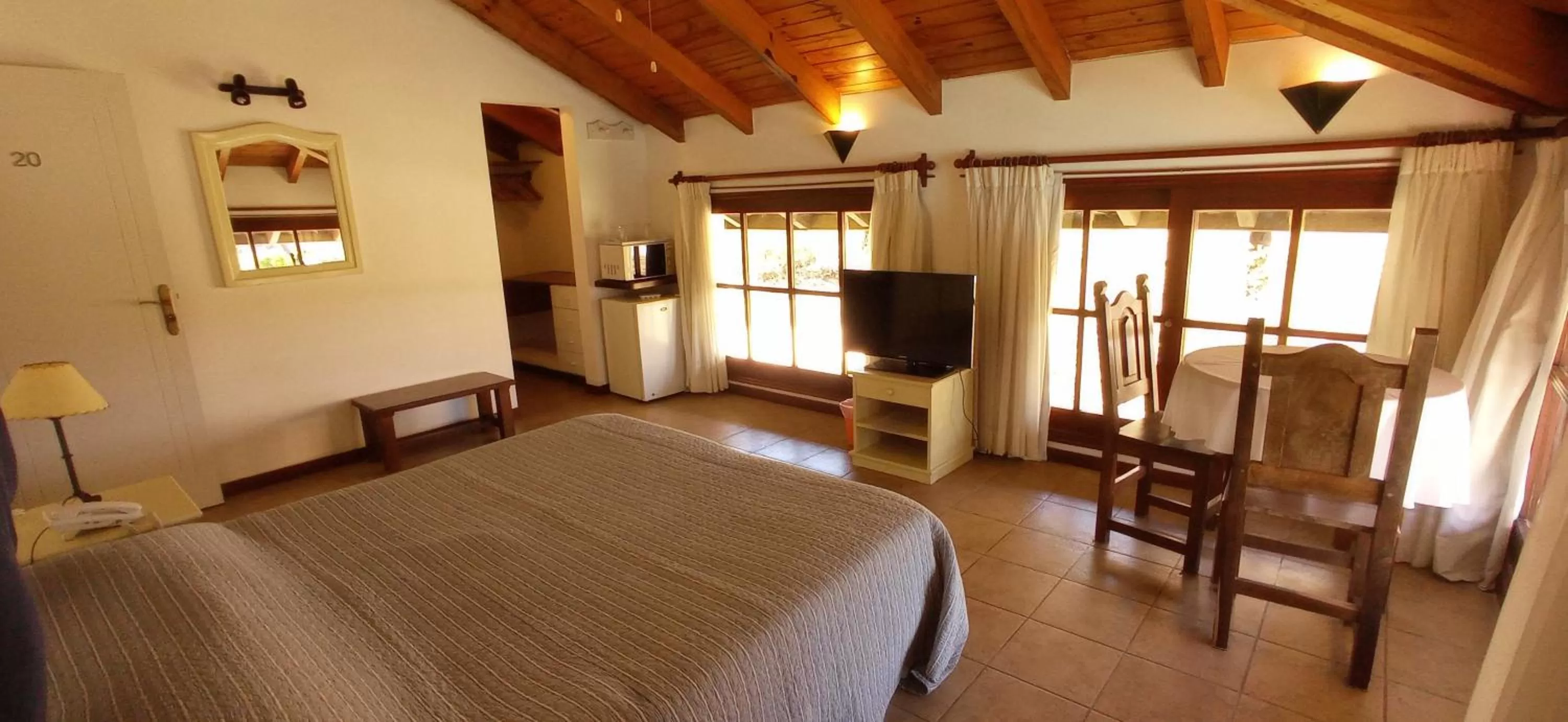 TV/Entertainment Center in Pino Dorado