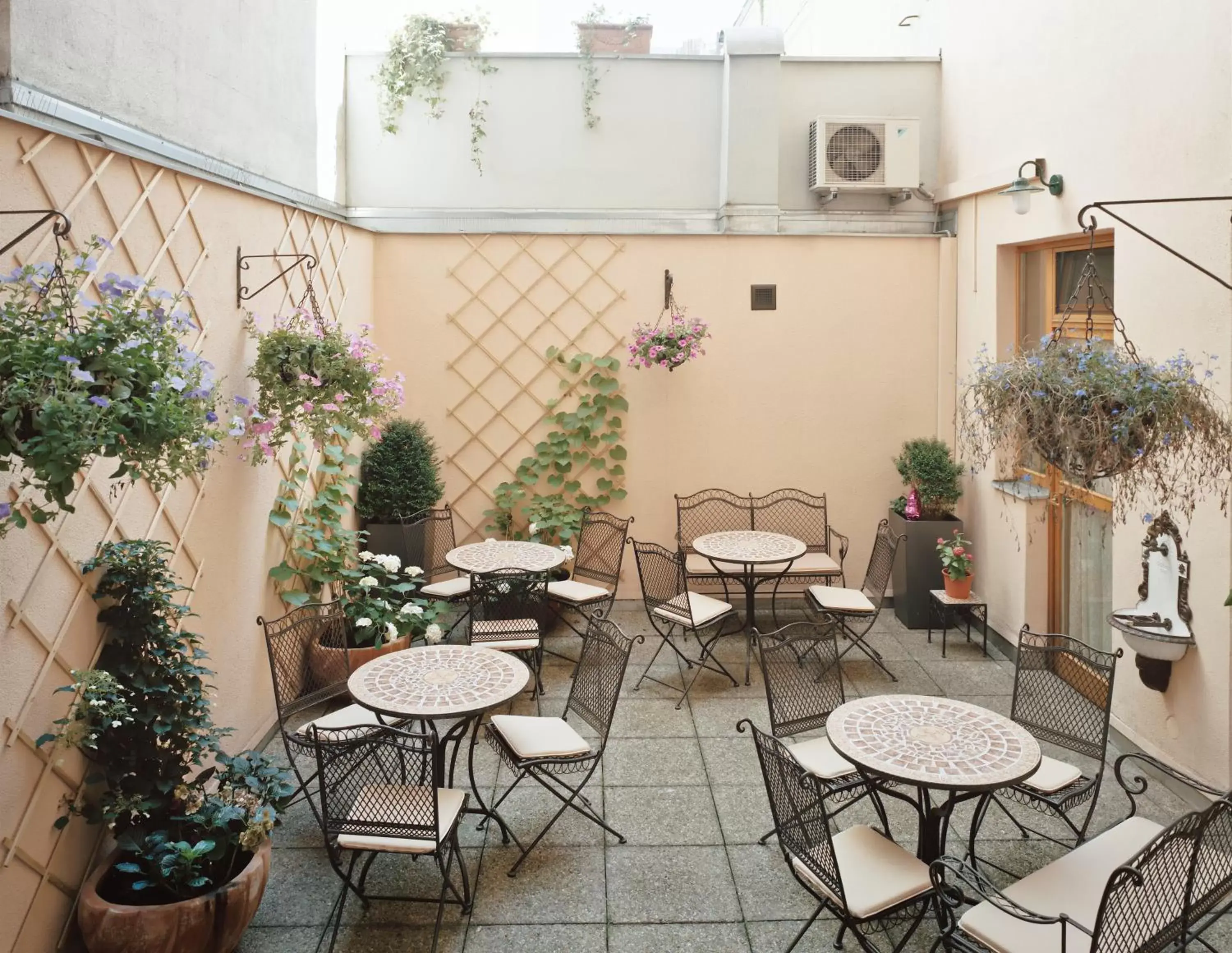 Balcony/Terrace, Restaurant/Places to Eat in Hotel Beethoven Wien