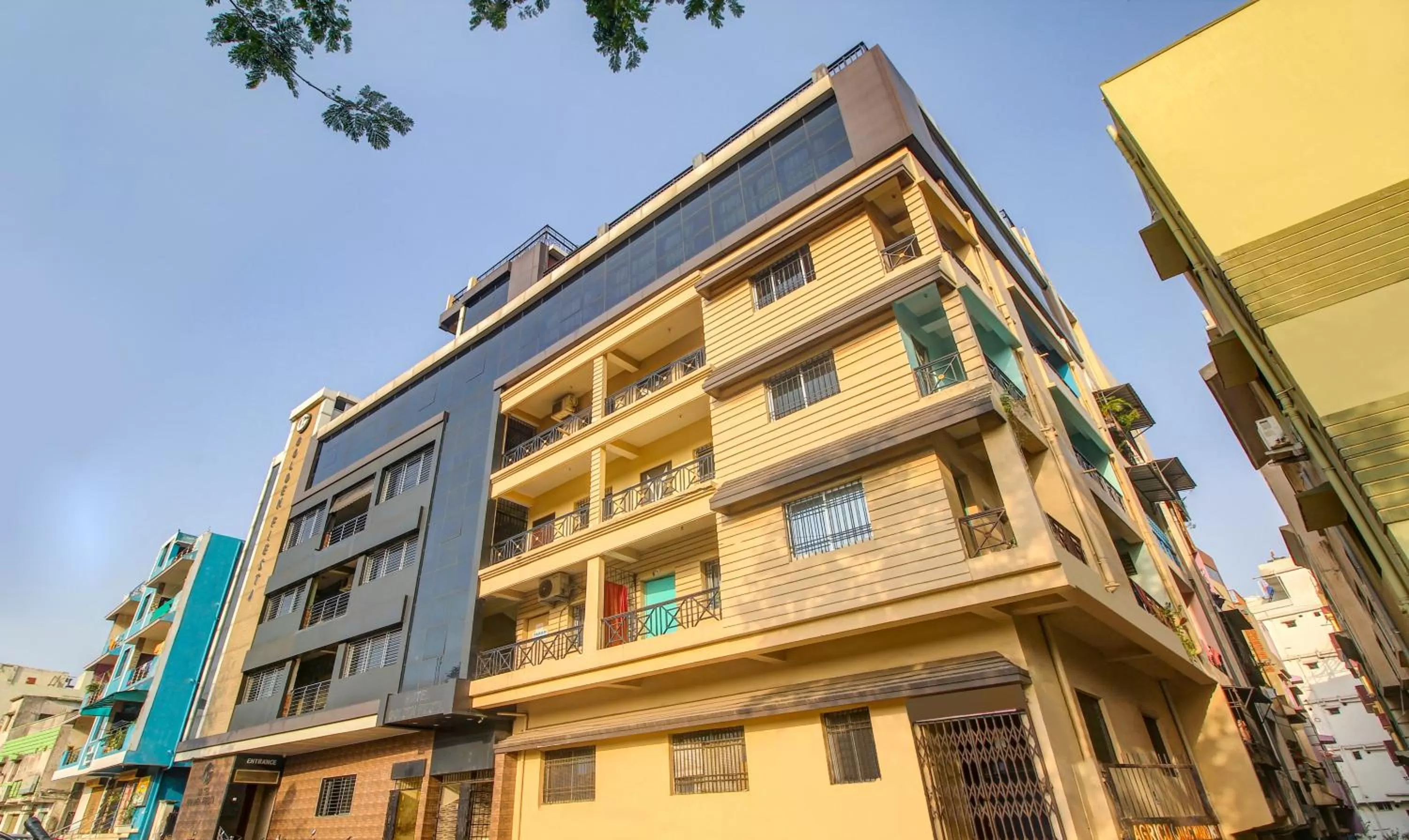 Property Building in Itsy By Treebo - Golden Fiesta