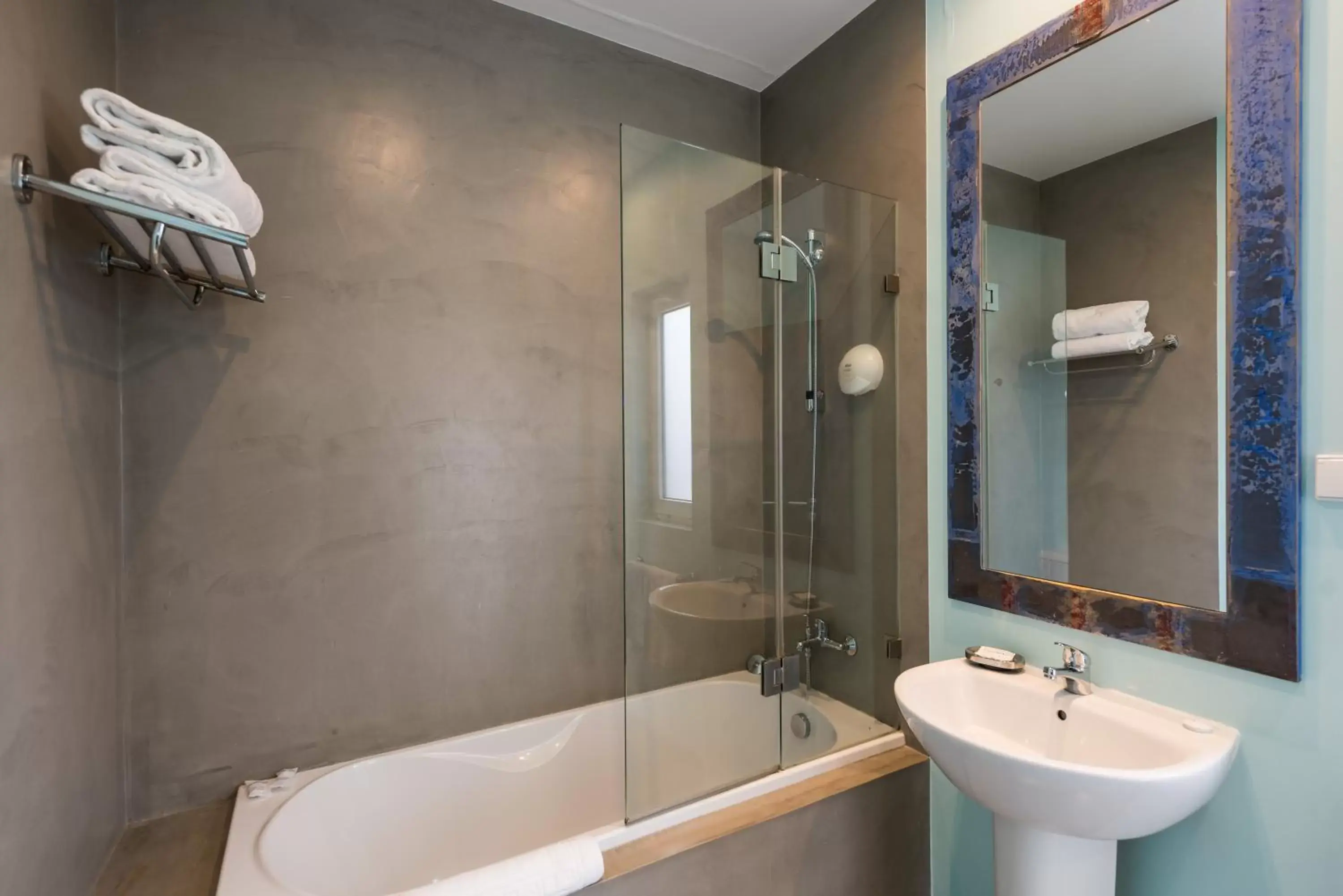 Bathroom in Alfama - Lisbon Lounge Suites