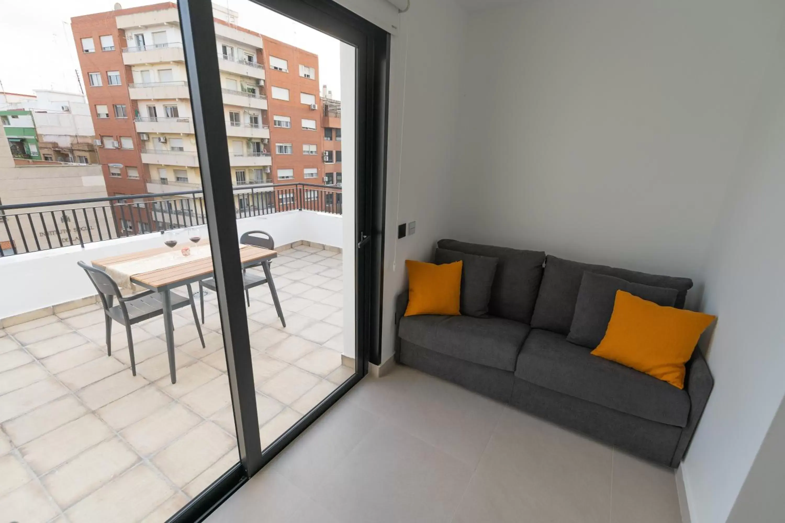 Balcony/Terrace, Seating Area in Suites Puerto Valencia