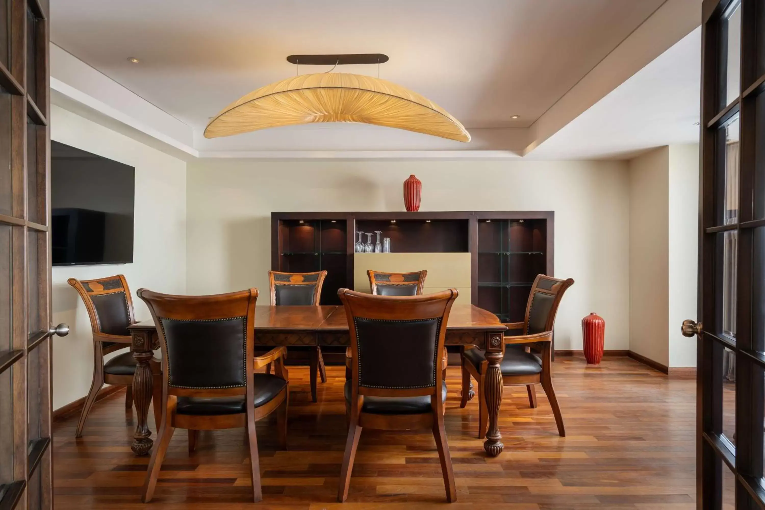 Photo of the whole room, Dining Area in Radisson Blu Hotel Bucharest