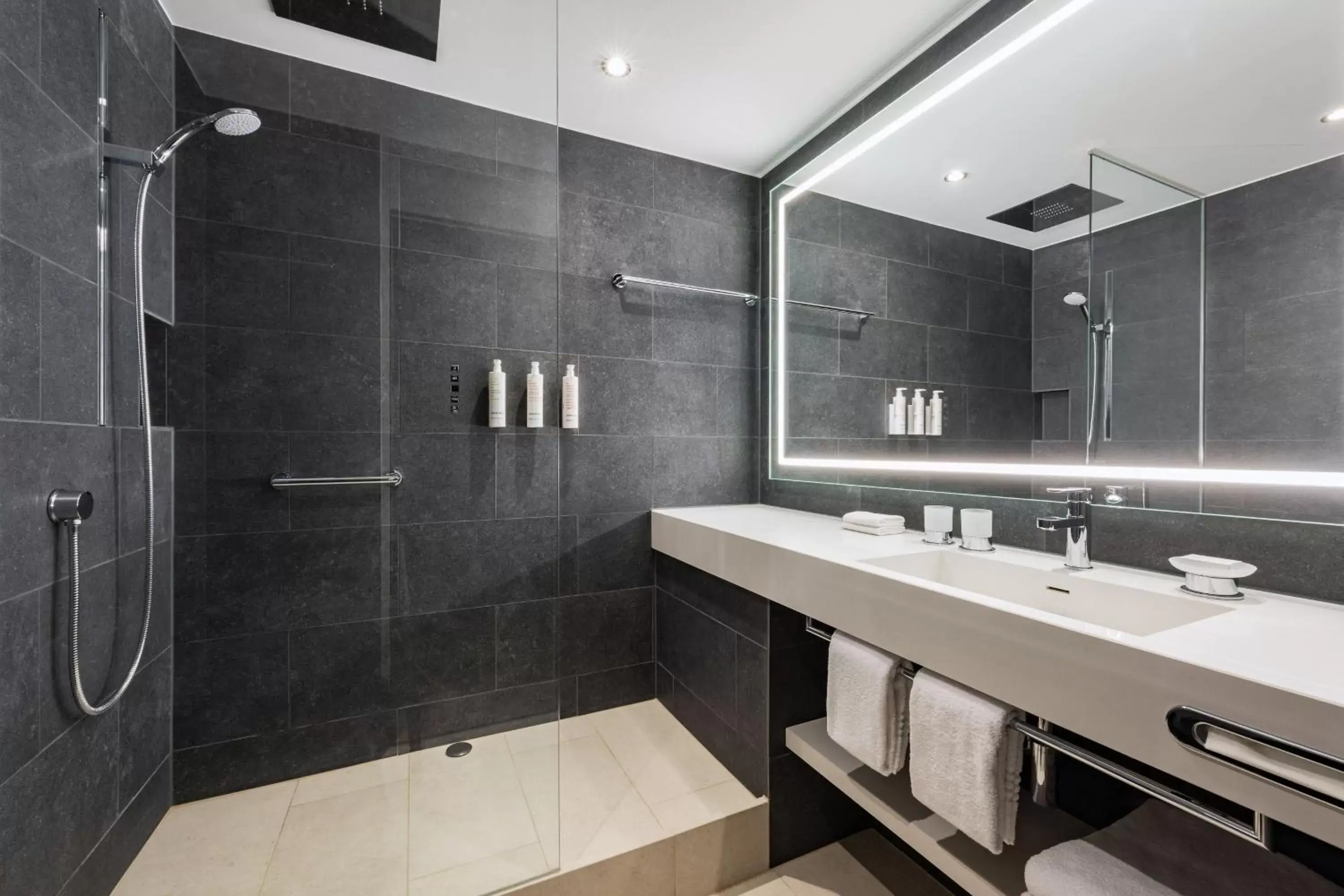 Bathroom in Basel Marriott Hotel